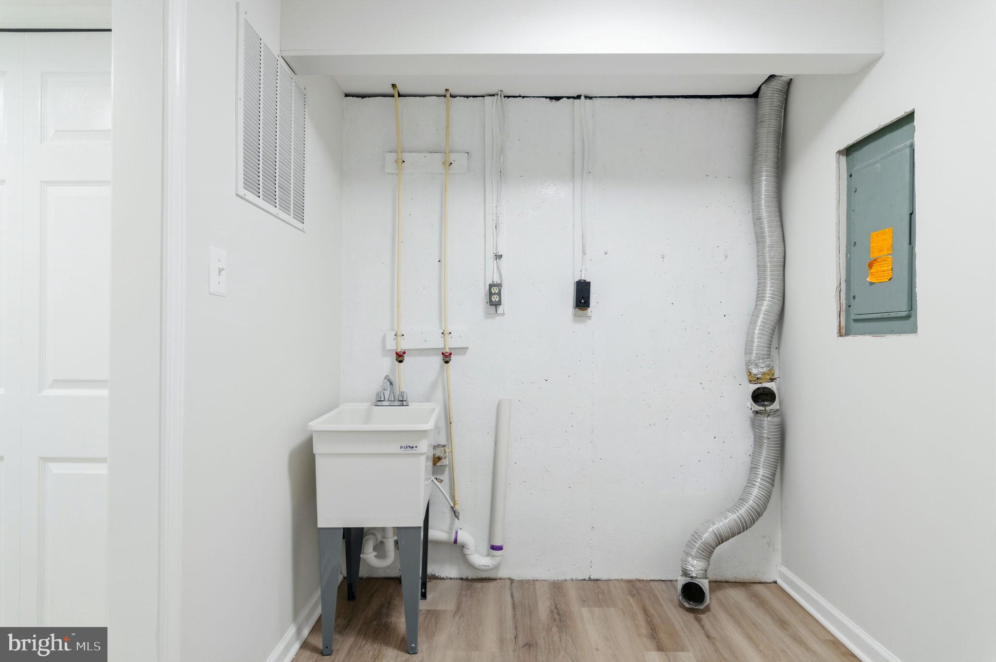 LONDON TOWN WEST - Residential