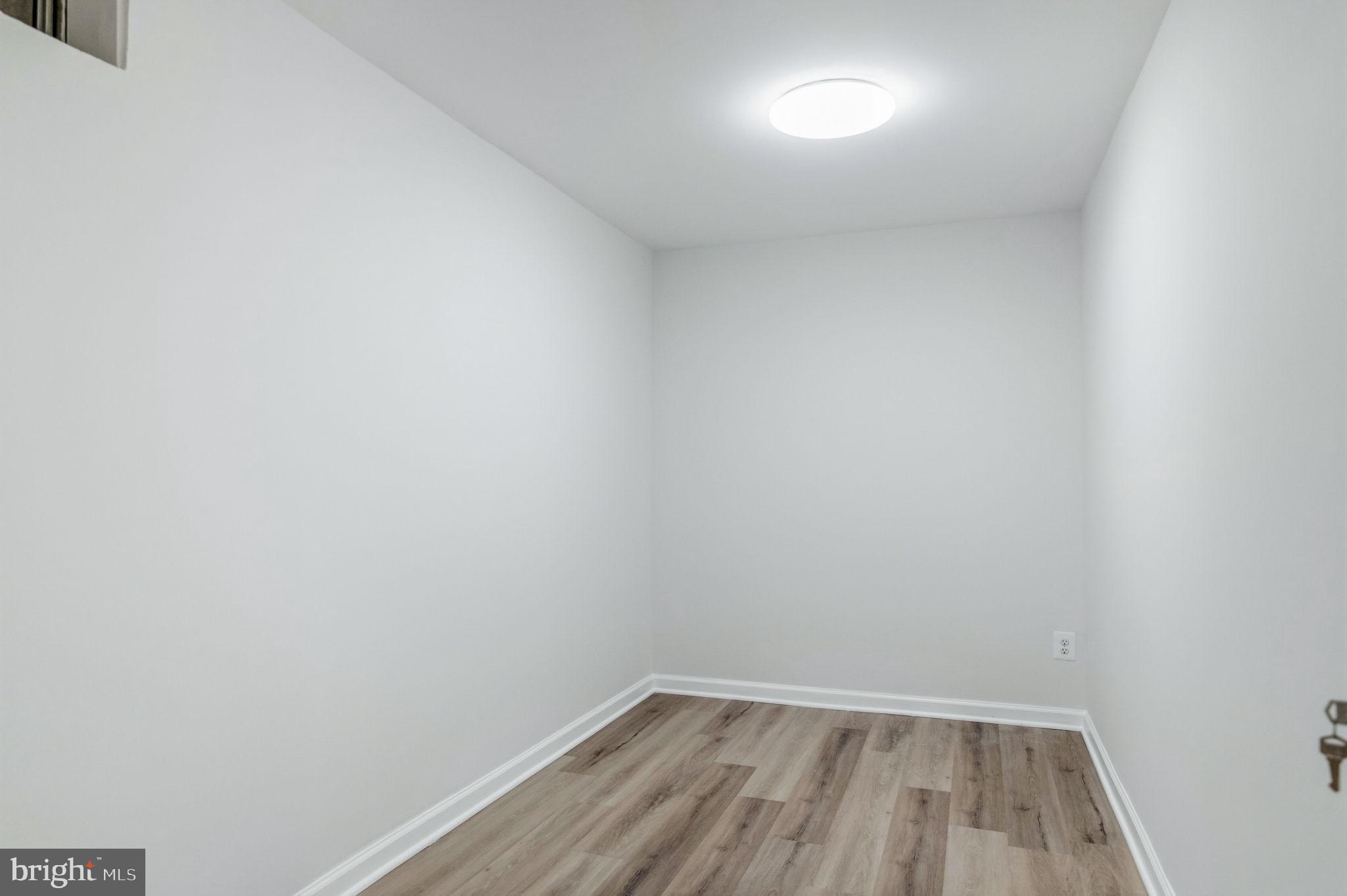 LONDON TOWN WEST - Residential