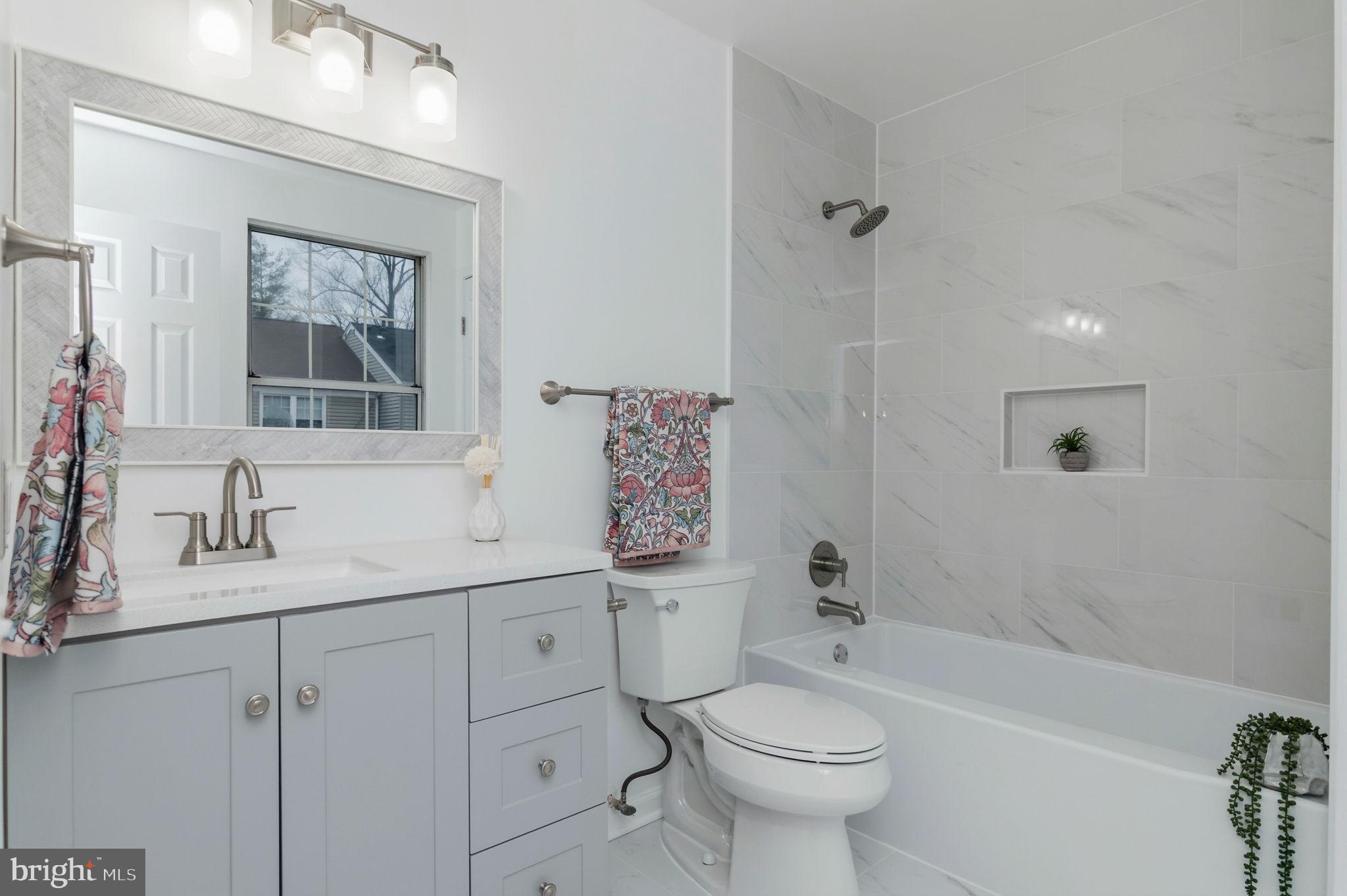 LONDON TOWN WEST - Residential