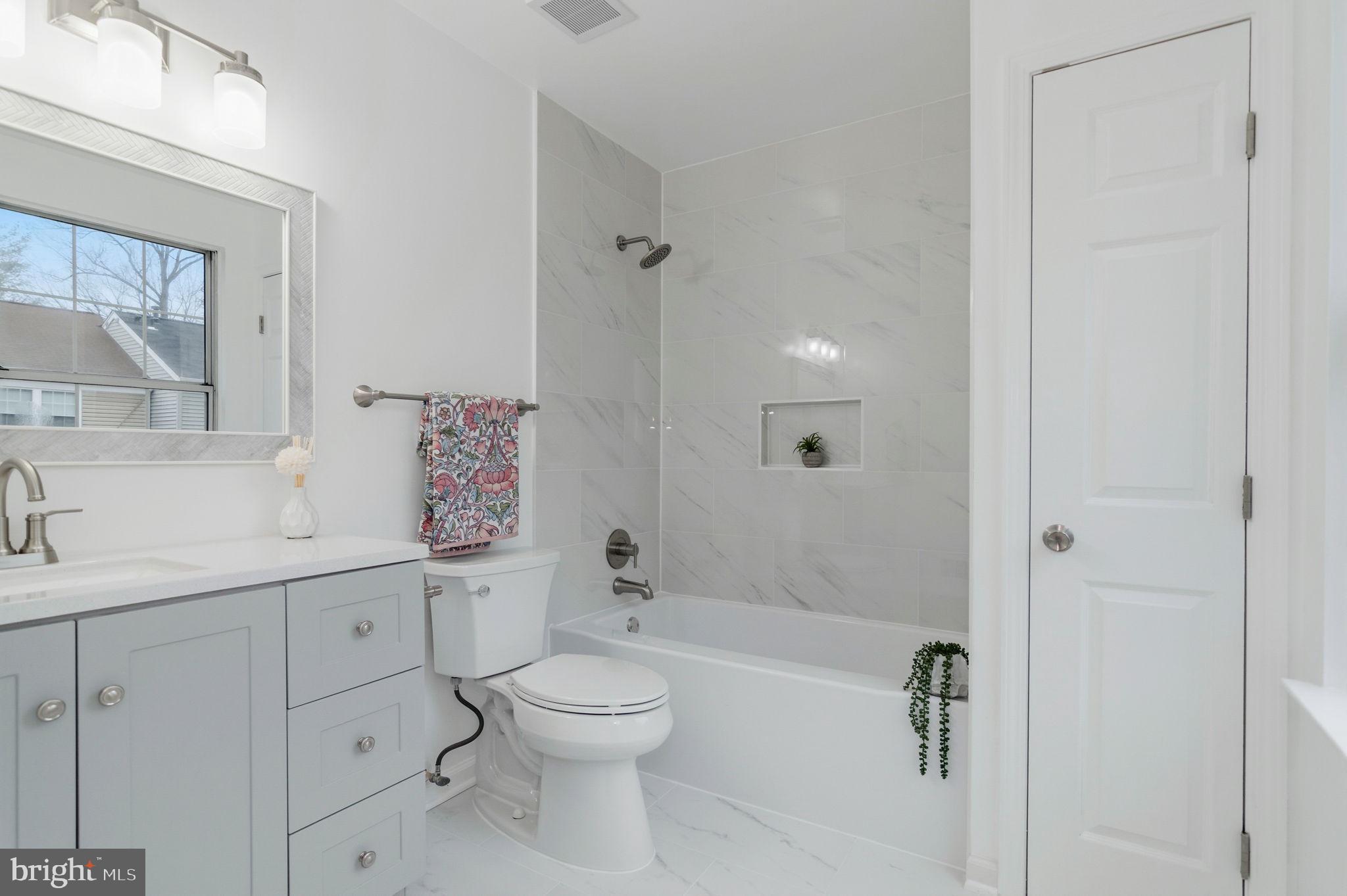 LONDON TOWN WEST - Residential