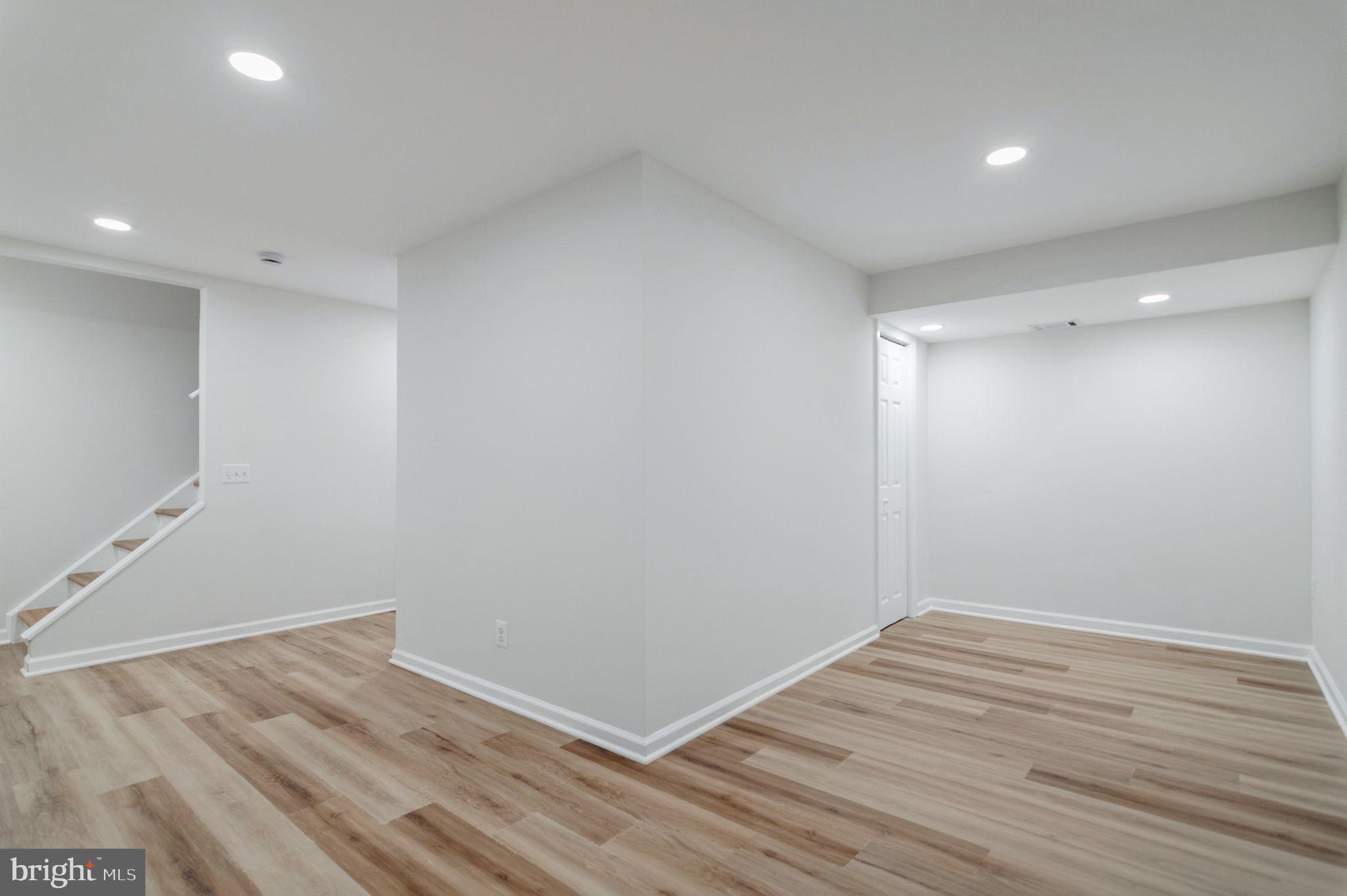 LONDON TOWN WEST - Residential