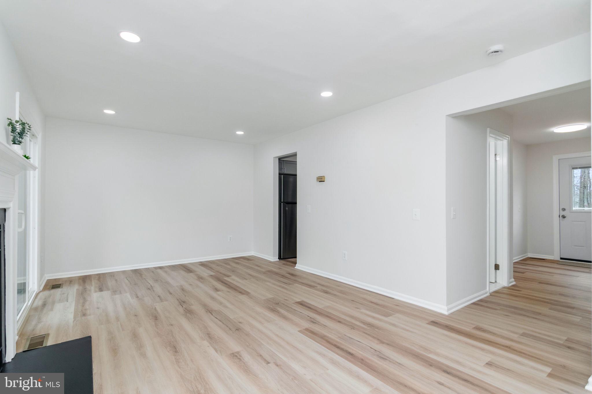 LONDON TOWN WEST - Residential