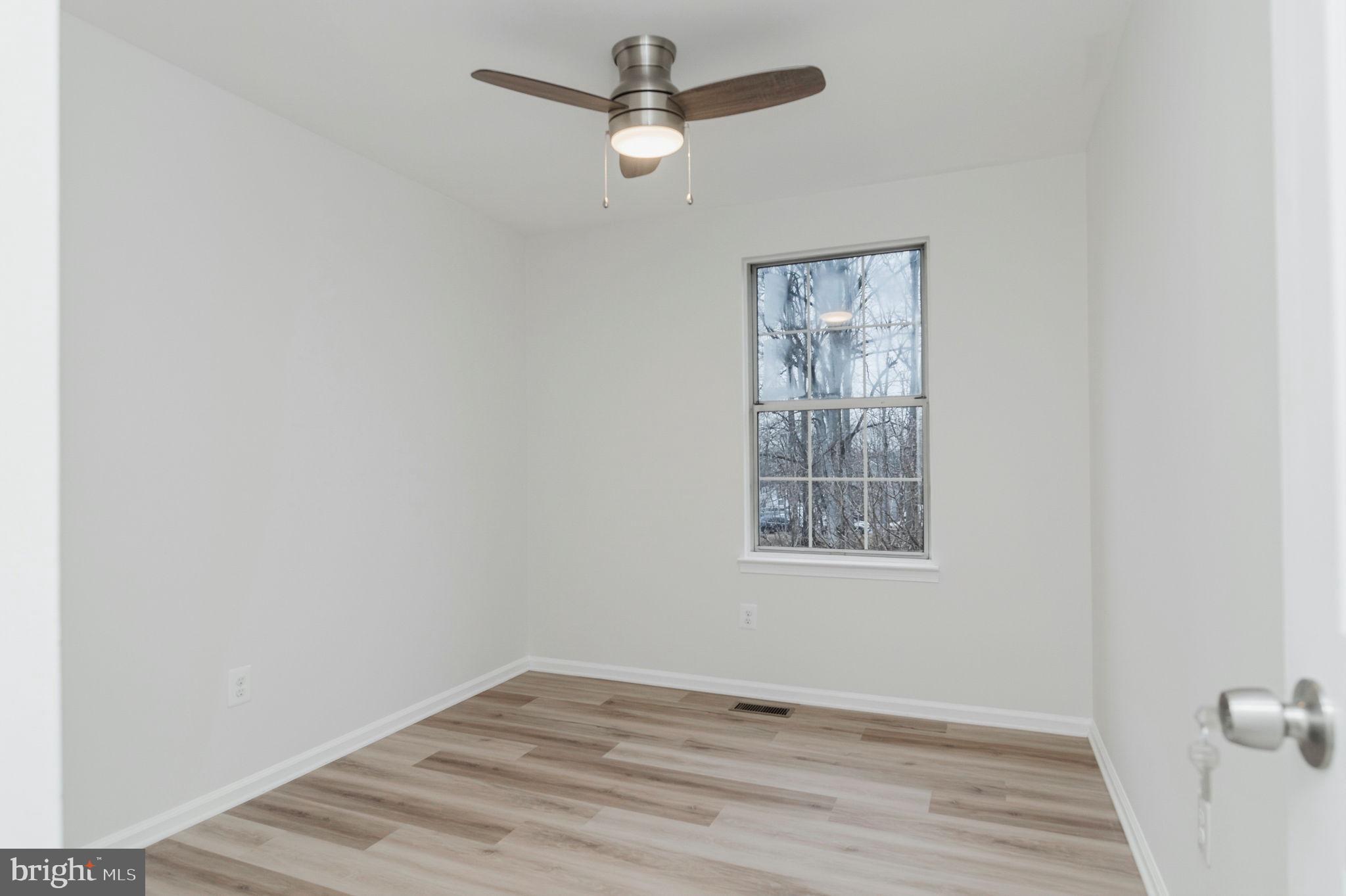 LONDON TOWN WEST - Residential