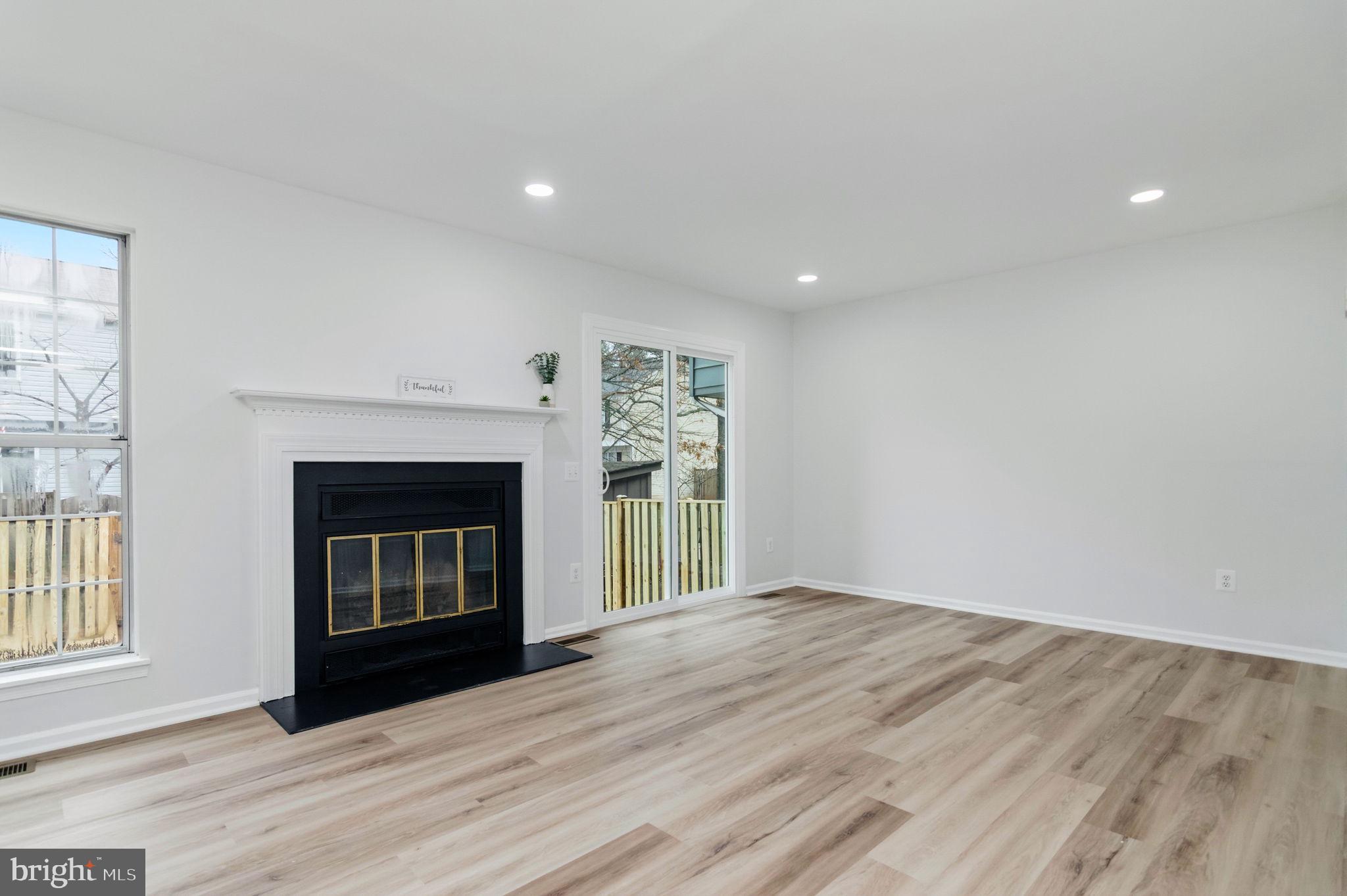 LONDON TOWN WEST - Residential