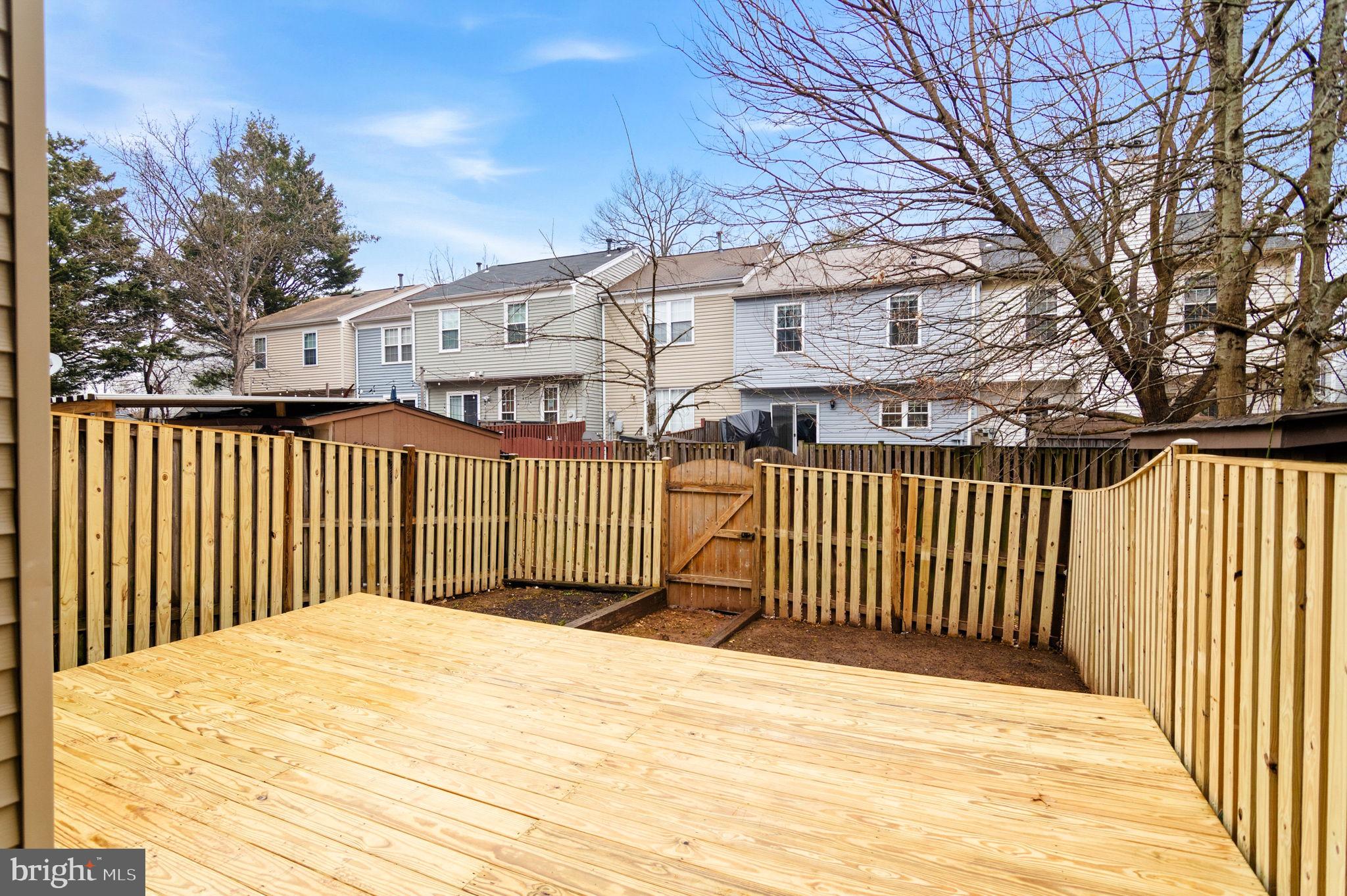 LONDON TOWN WEST - Residential