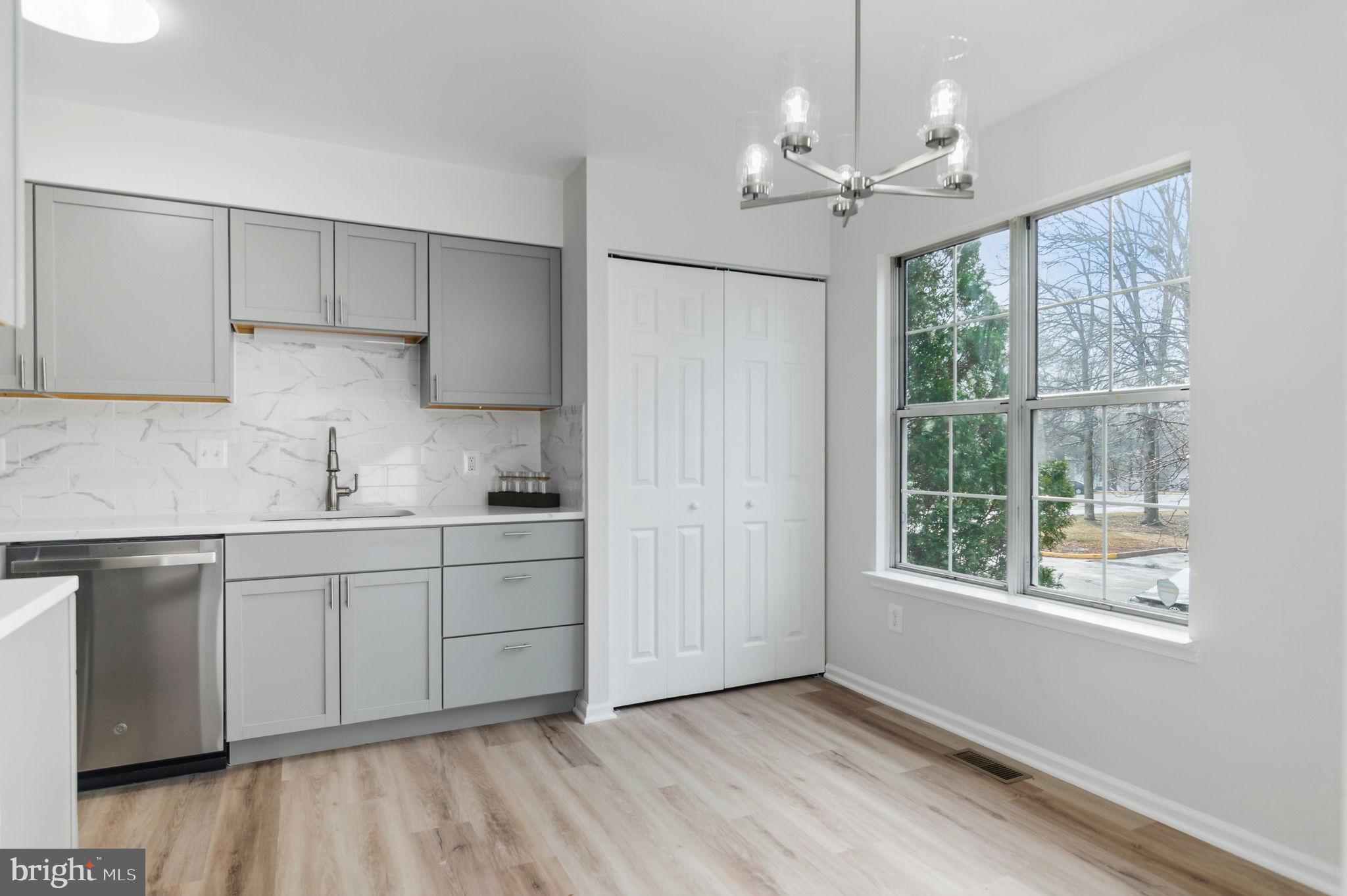 LONDON TOWN WEST - Residential