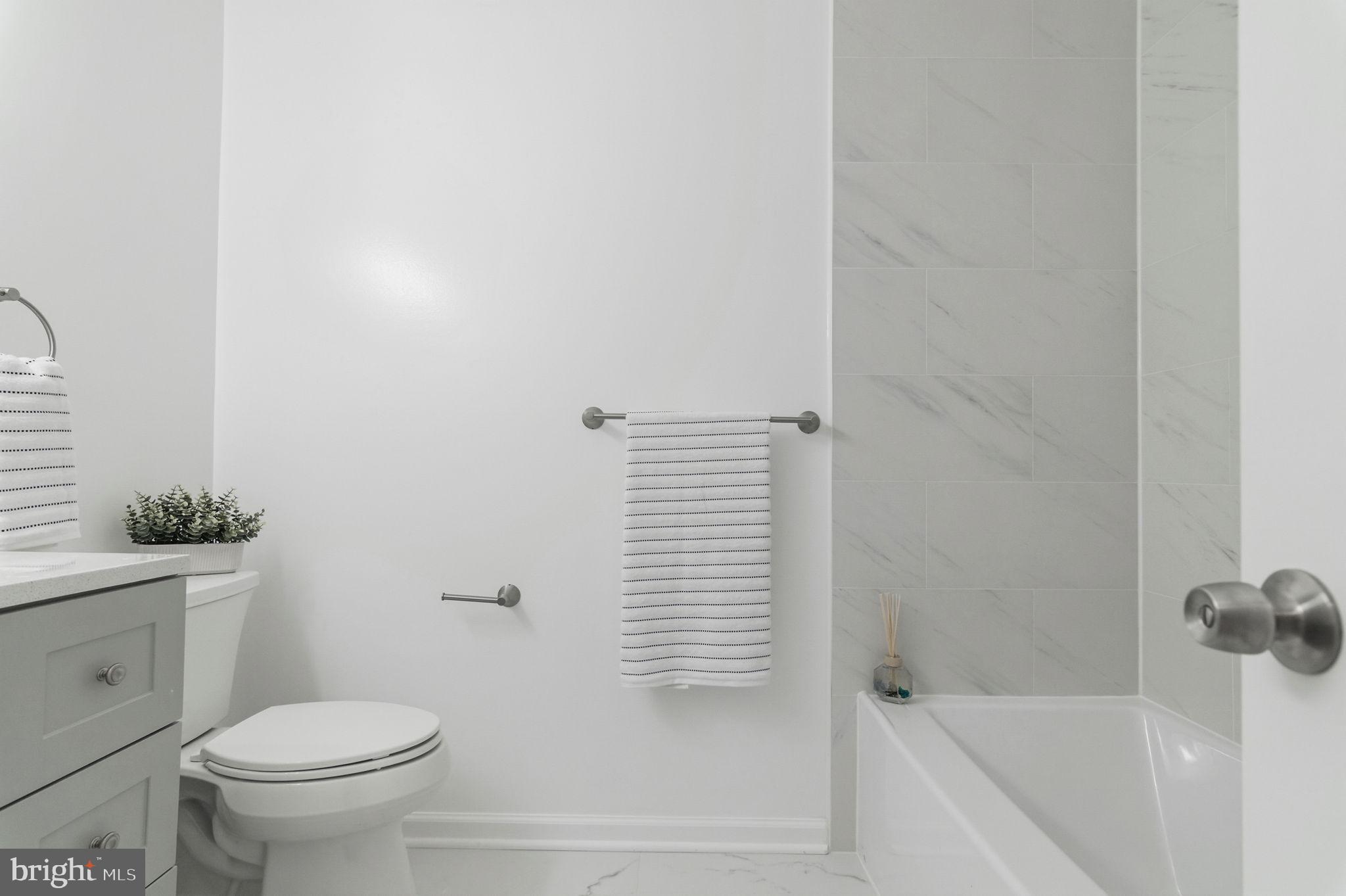 LONDON TOWN WEST - Residential