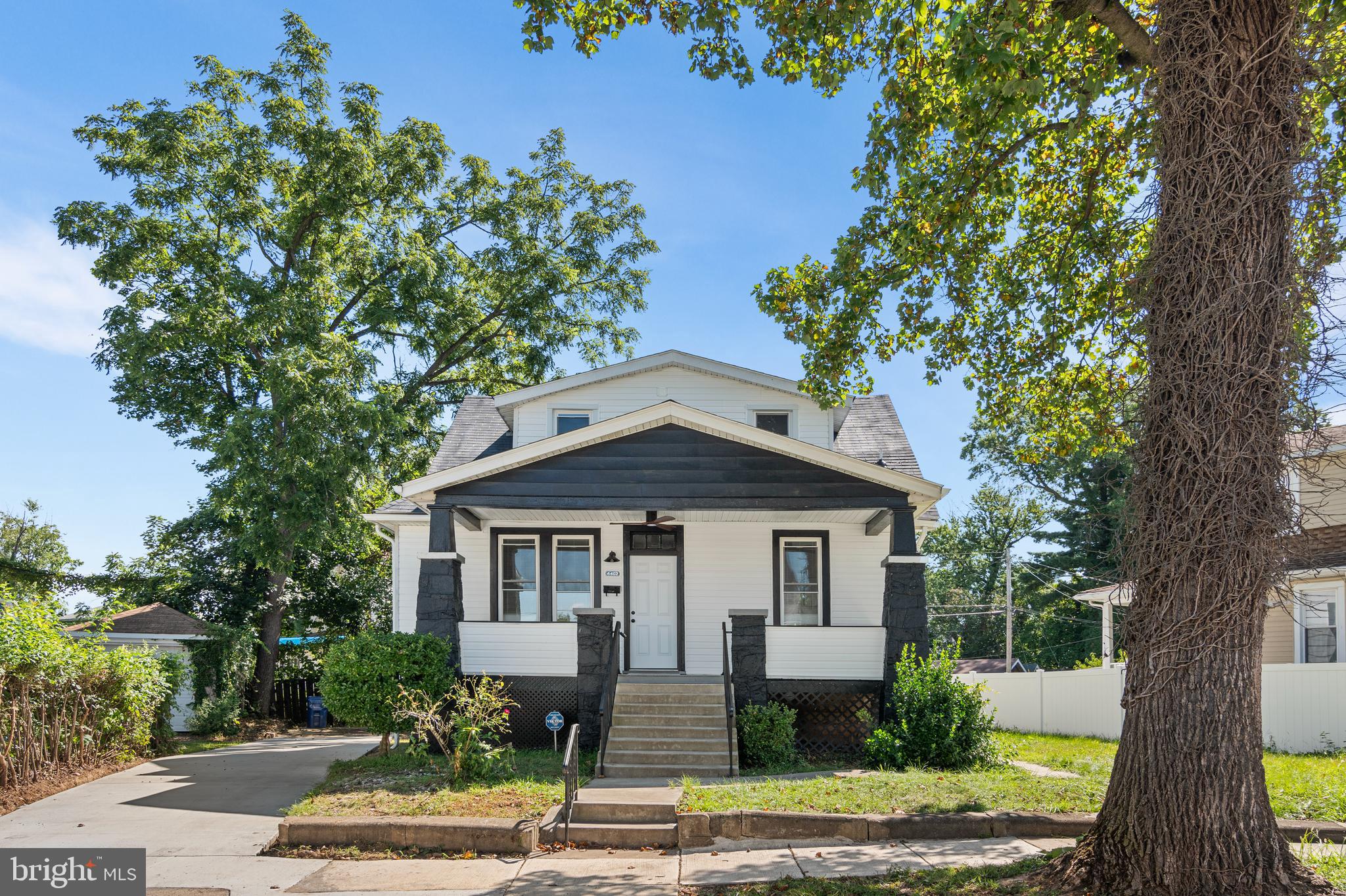 4403 WHITE OAK AVENUE