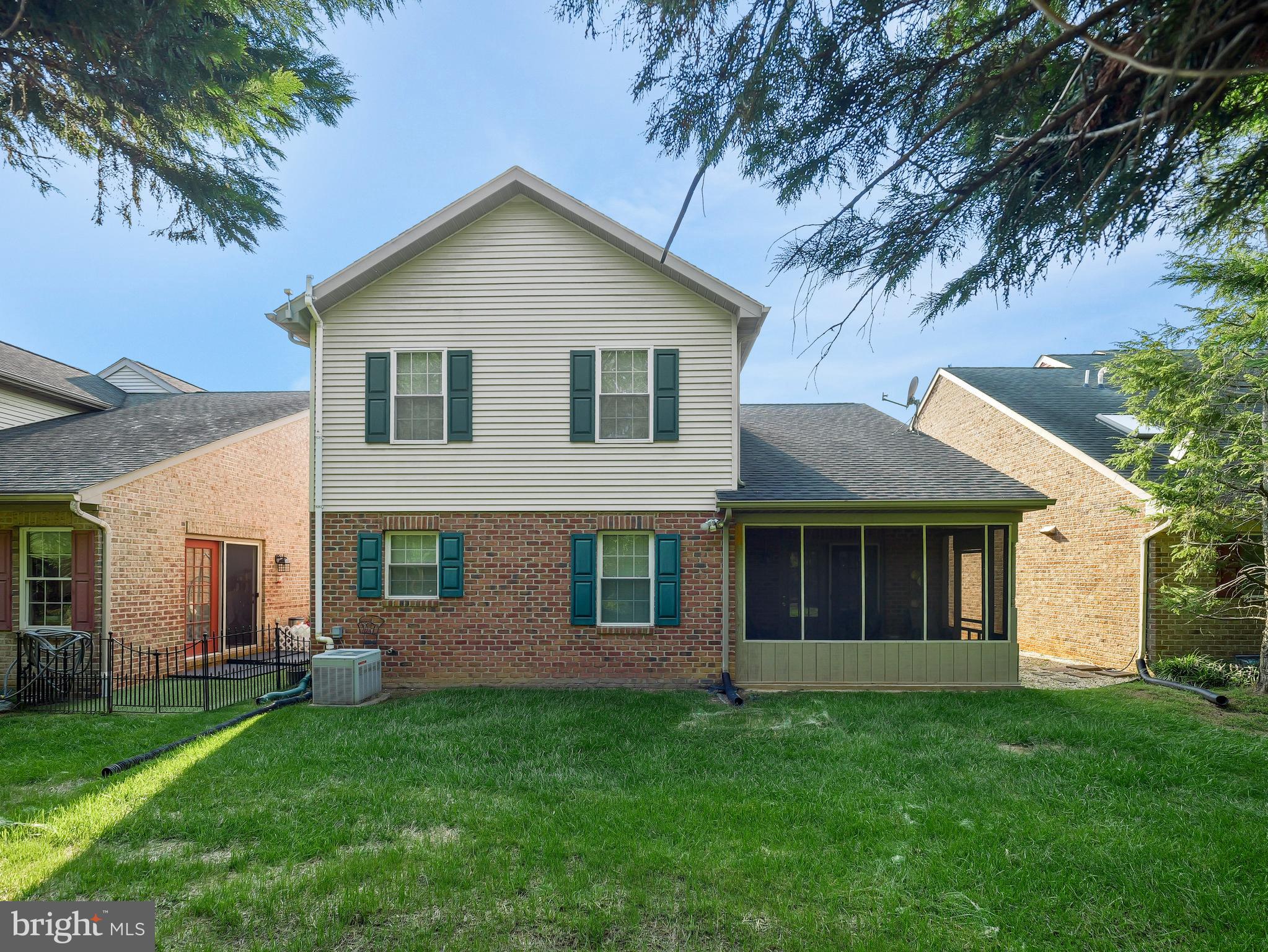 KINGS CREST - Residential