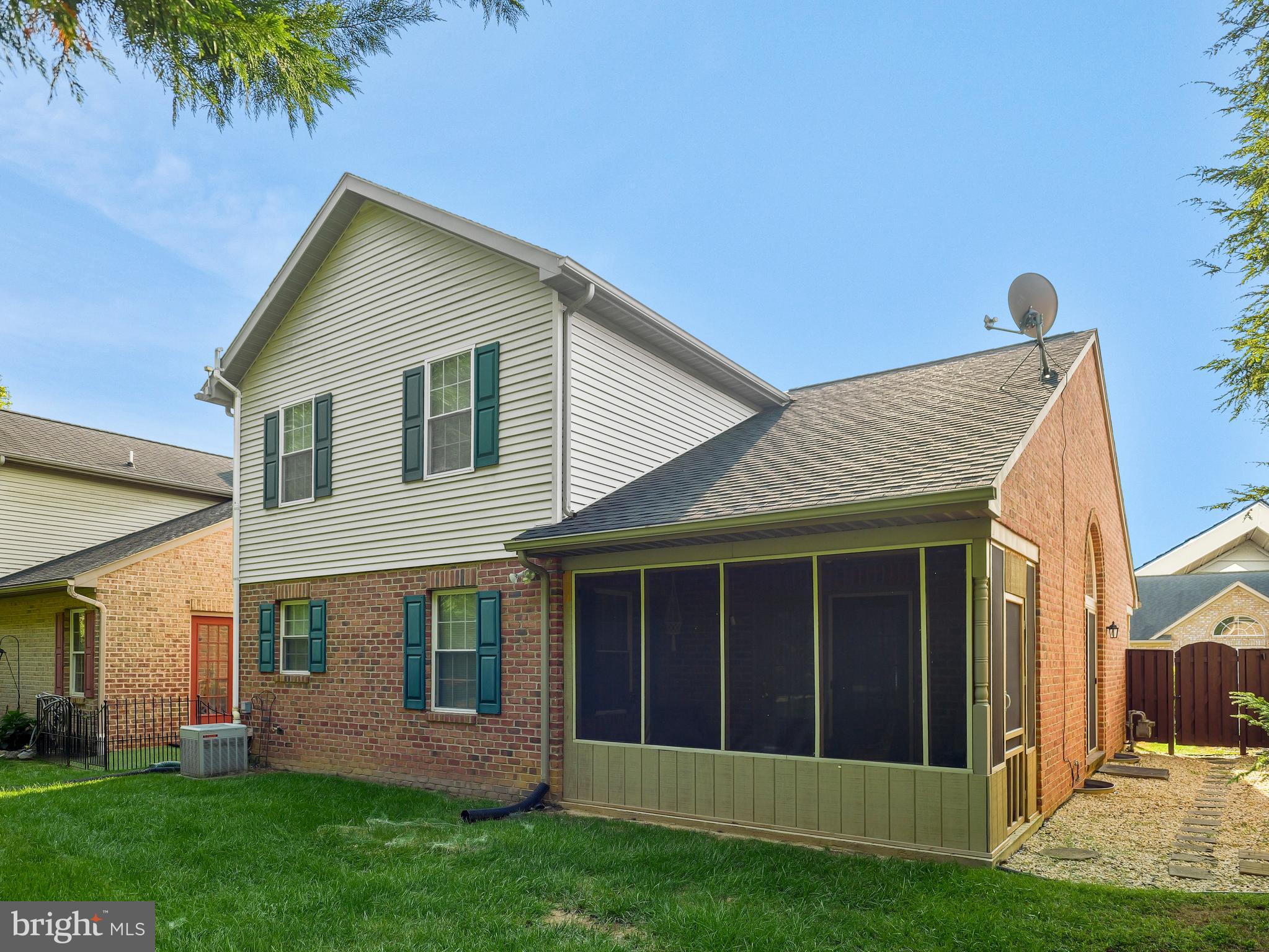 KINGS CREST - Residential