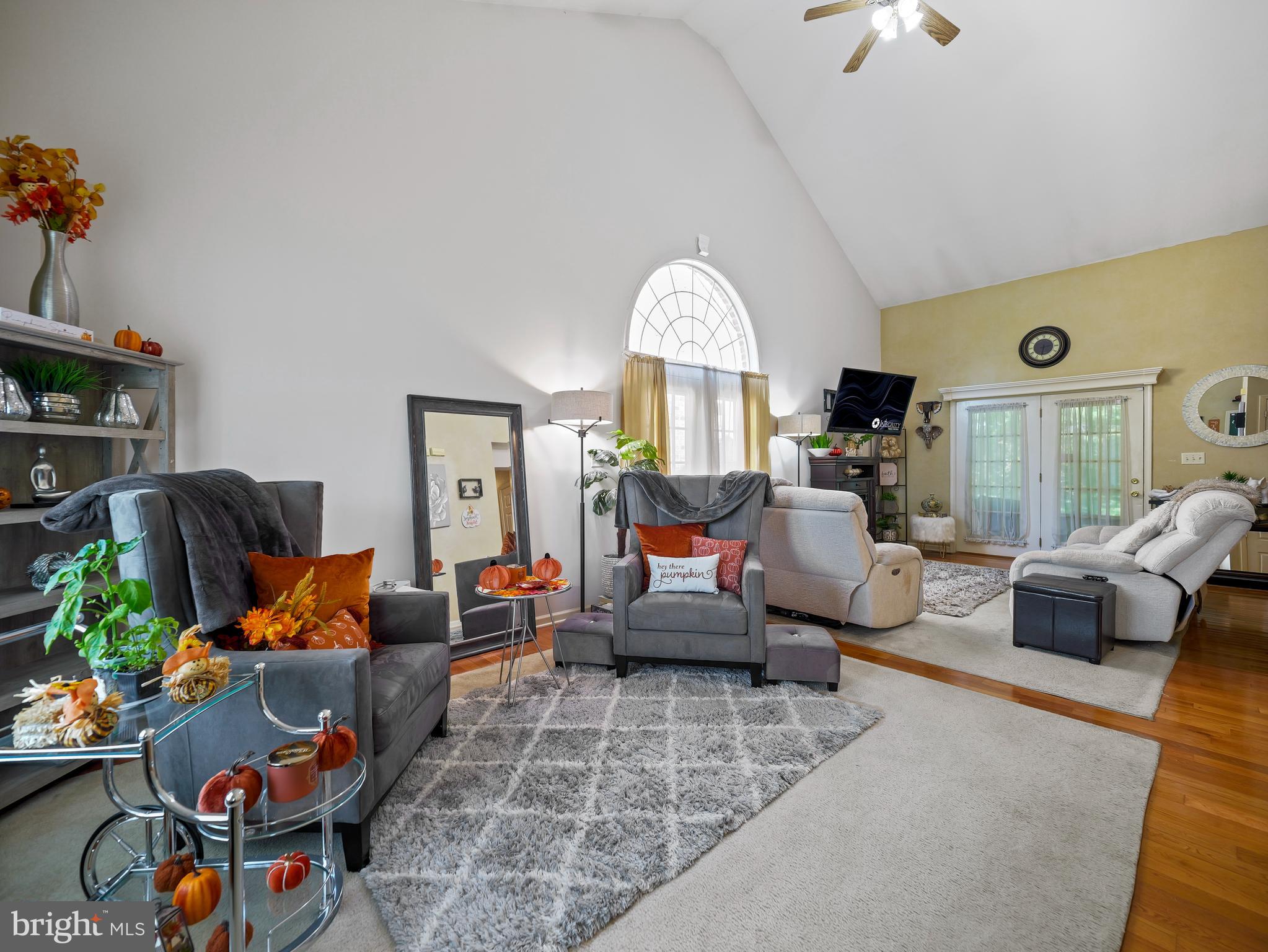 KINGS CREST - Residential