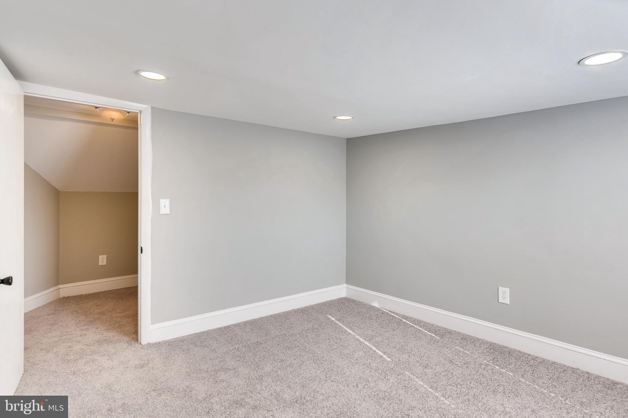 ELMWOOD - Residential