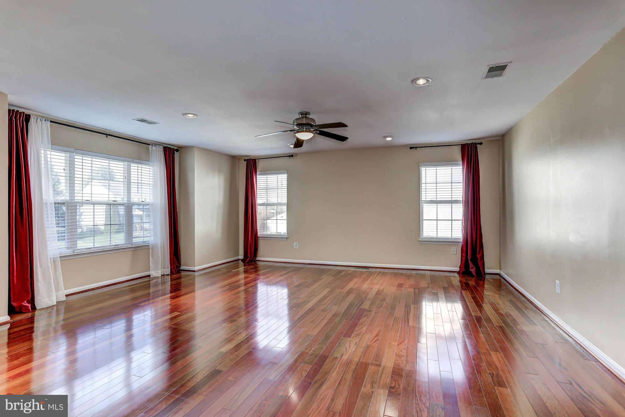 BLOOMS CROSSING - Residential