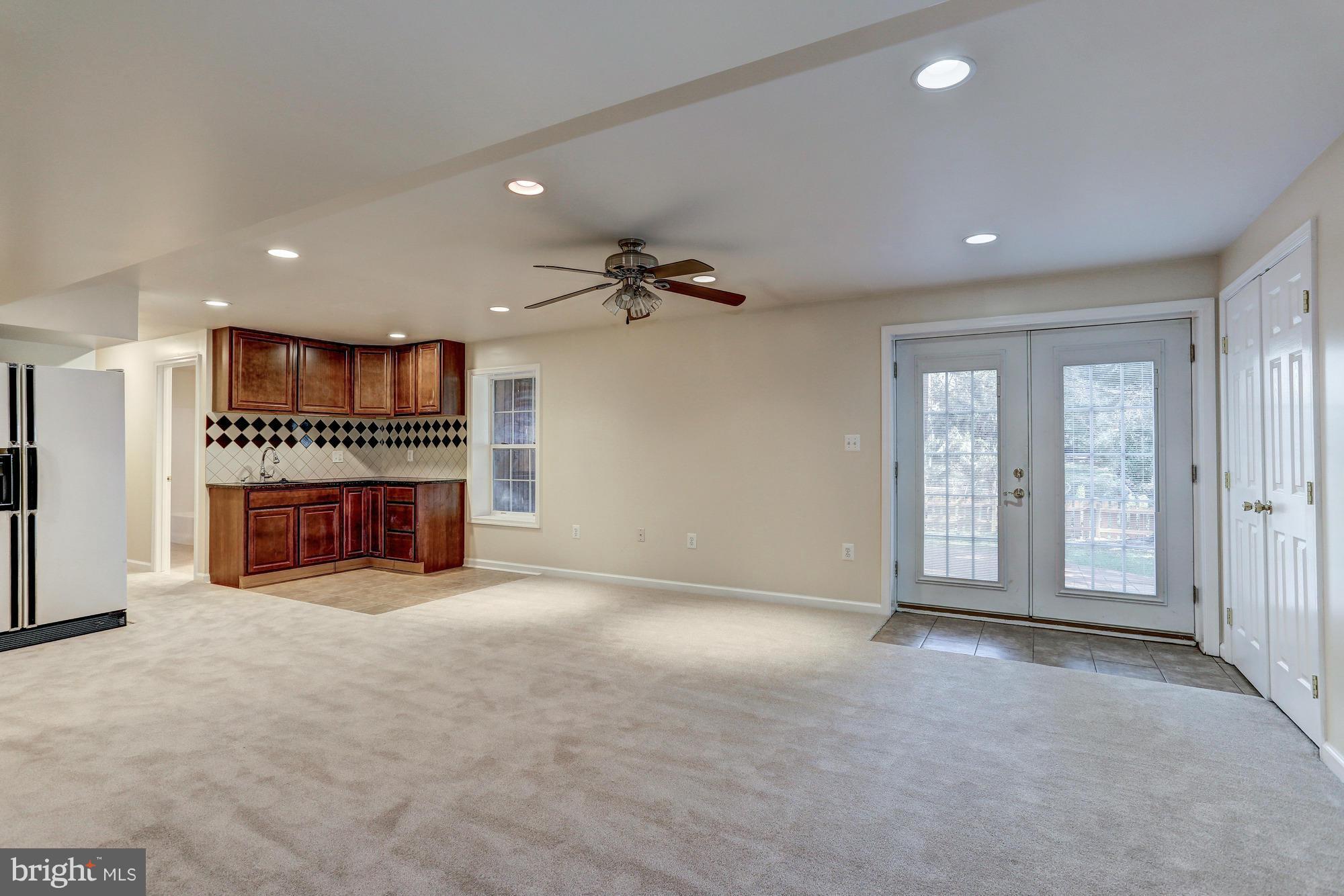 BLOOMS CROSSING - Residential