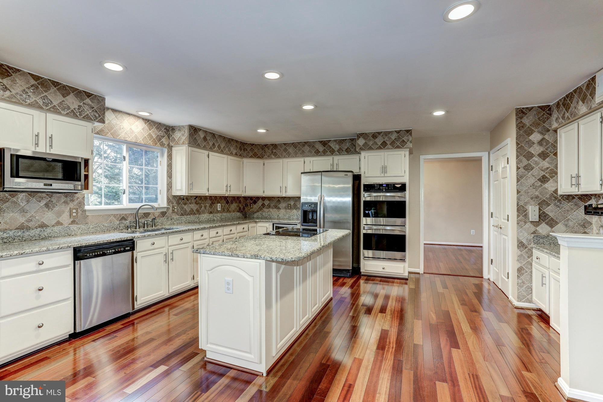 BLOOMS CROSSING - Residential