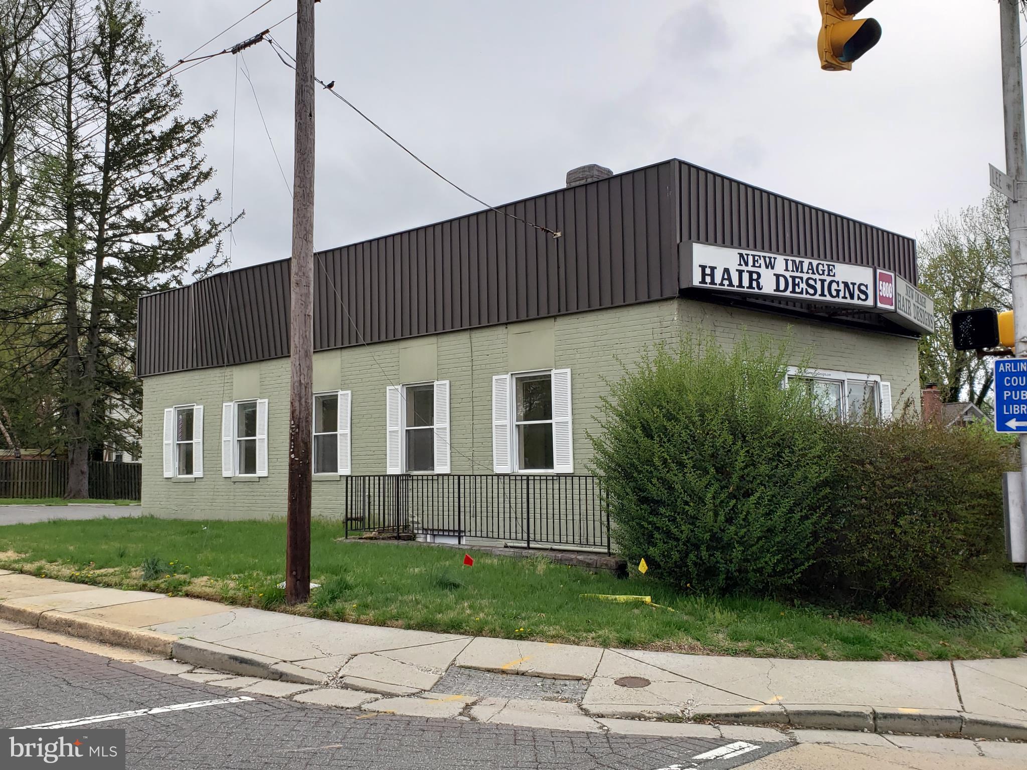 LEEWAY - Commercial Sale