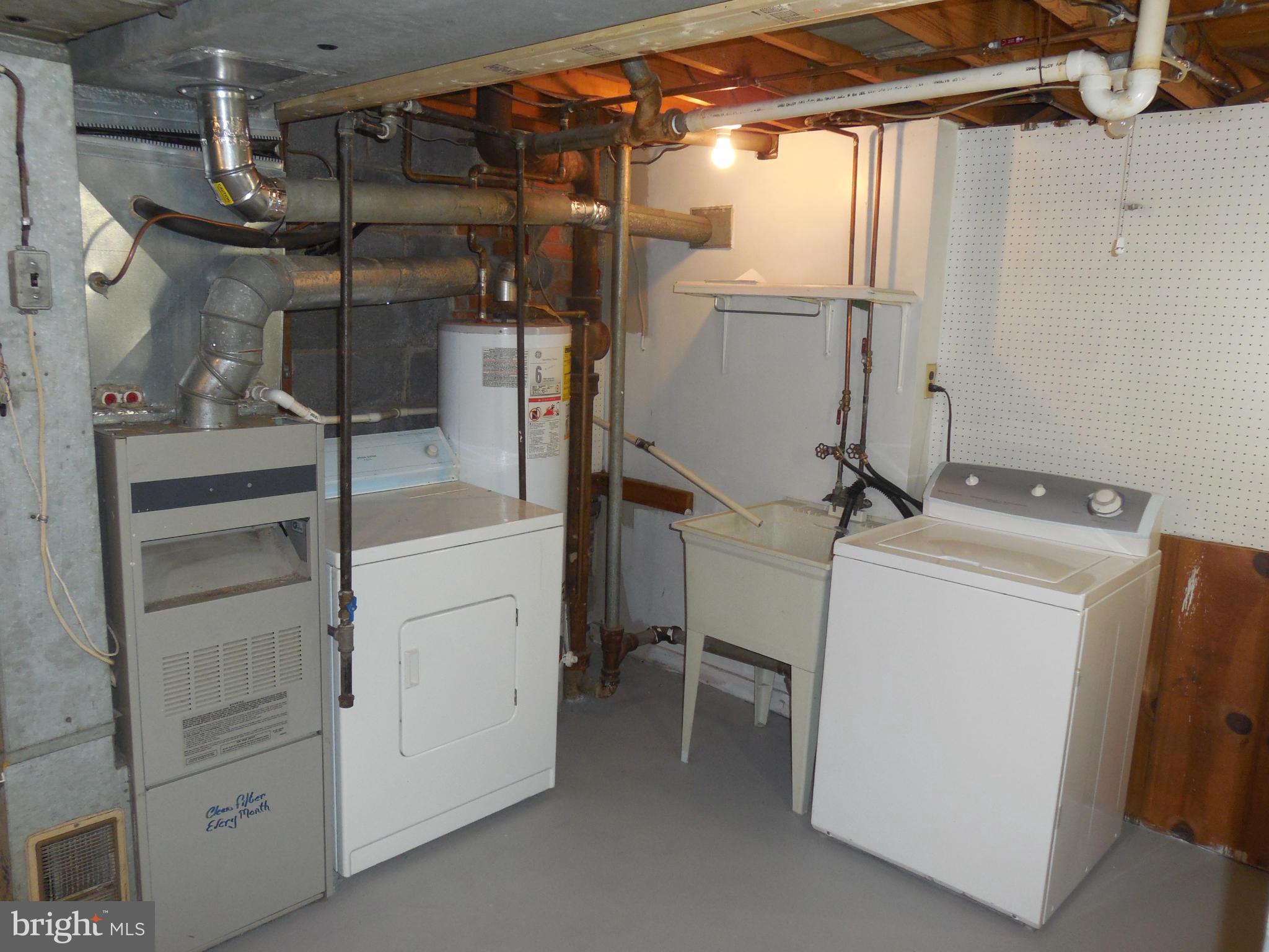 RANDOLPH HILLS - Residential Lease