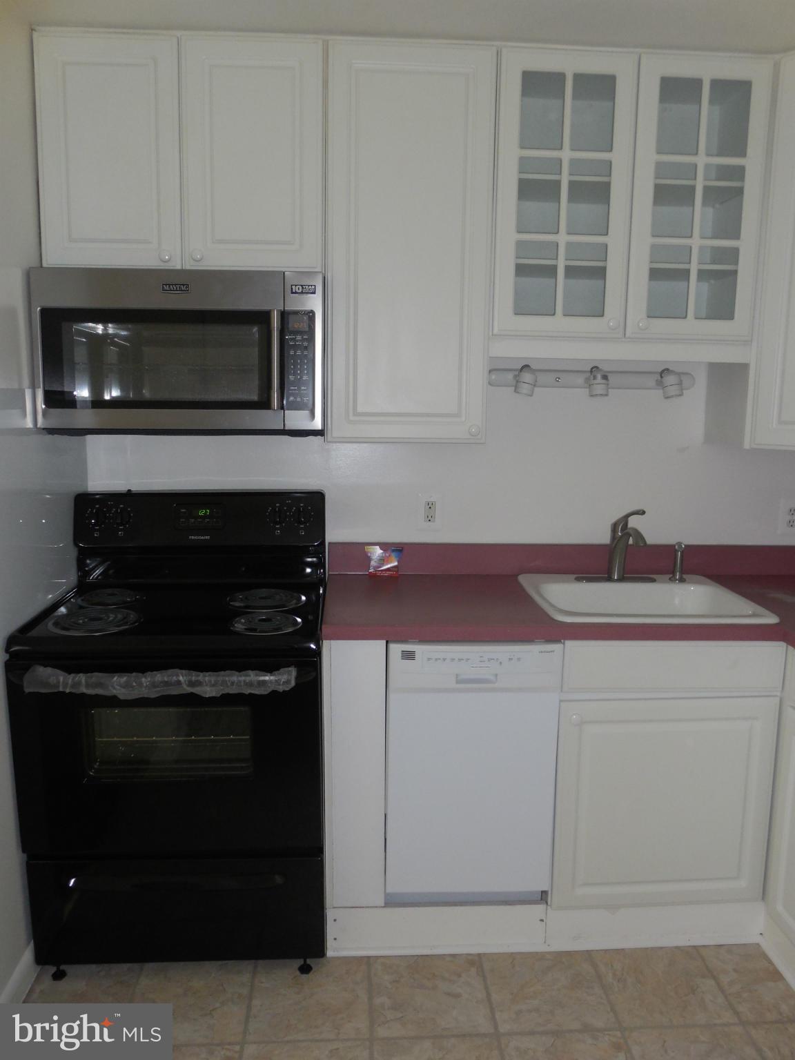 RANDOLPH HILLS - Residential Lease