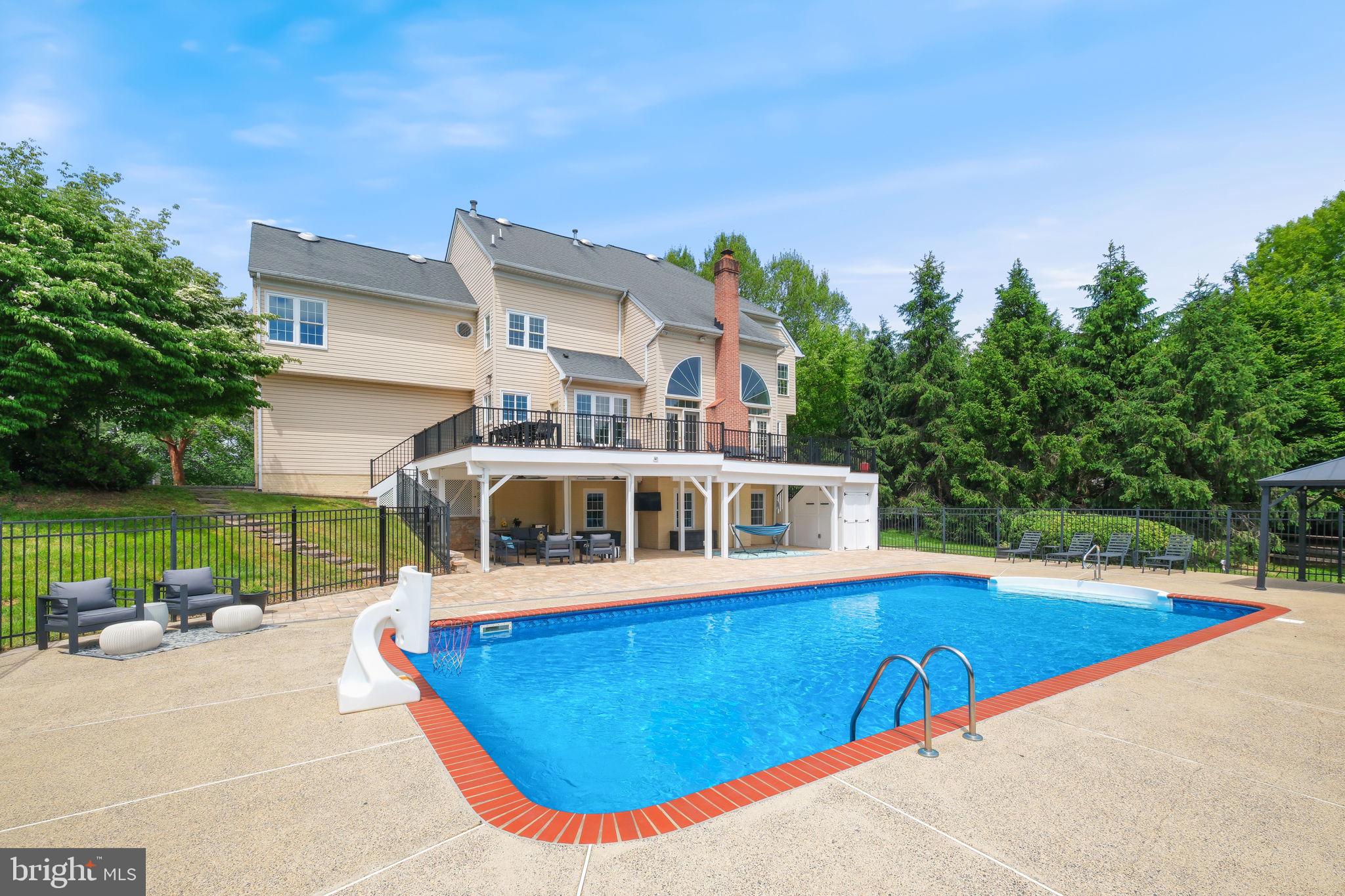 SPRING MEADOWS - Residential