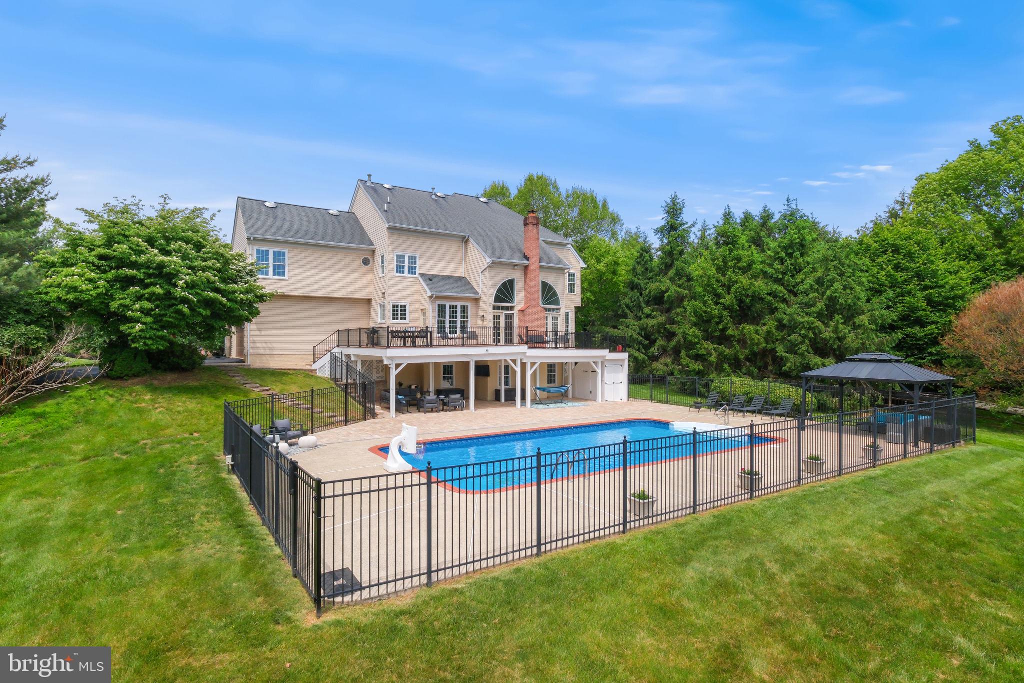 SPRING MEADOWS - Residential