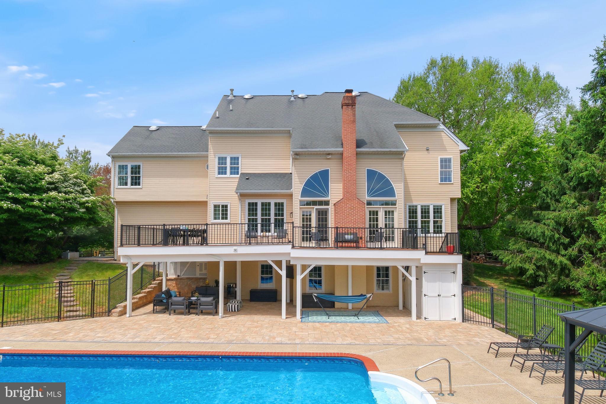 SPRING MEADOWS - Residential