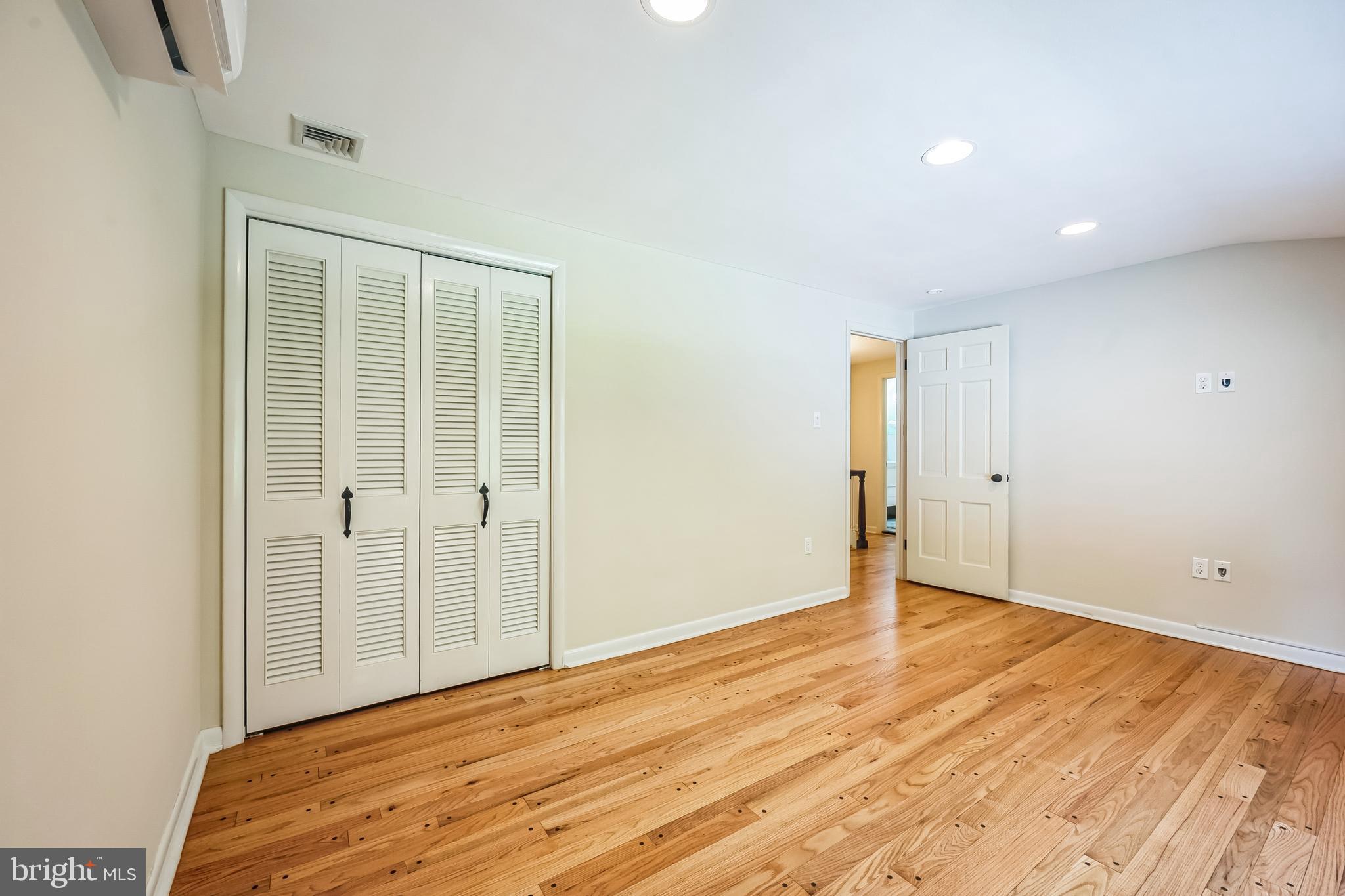 HUNTINGDON VALLEY - Residential