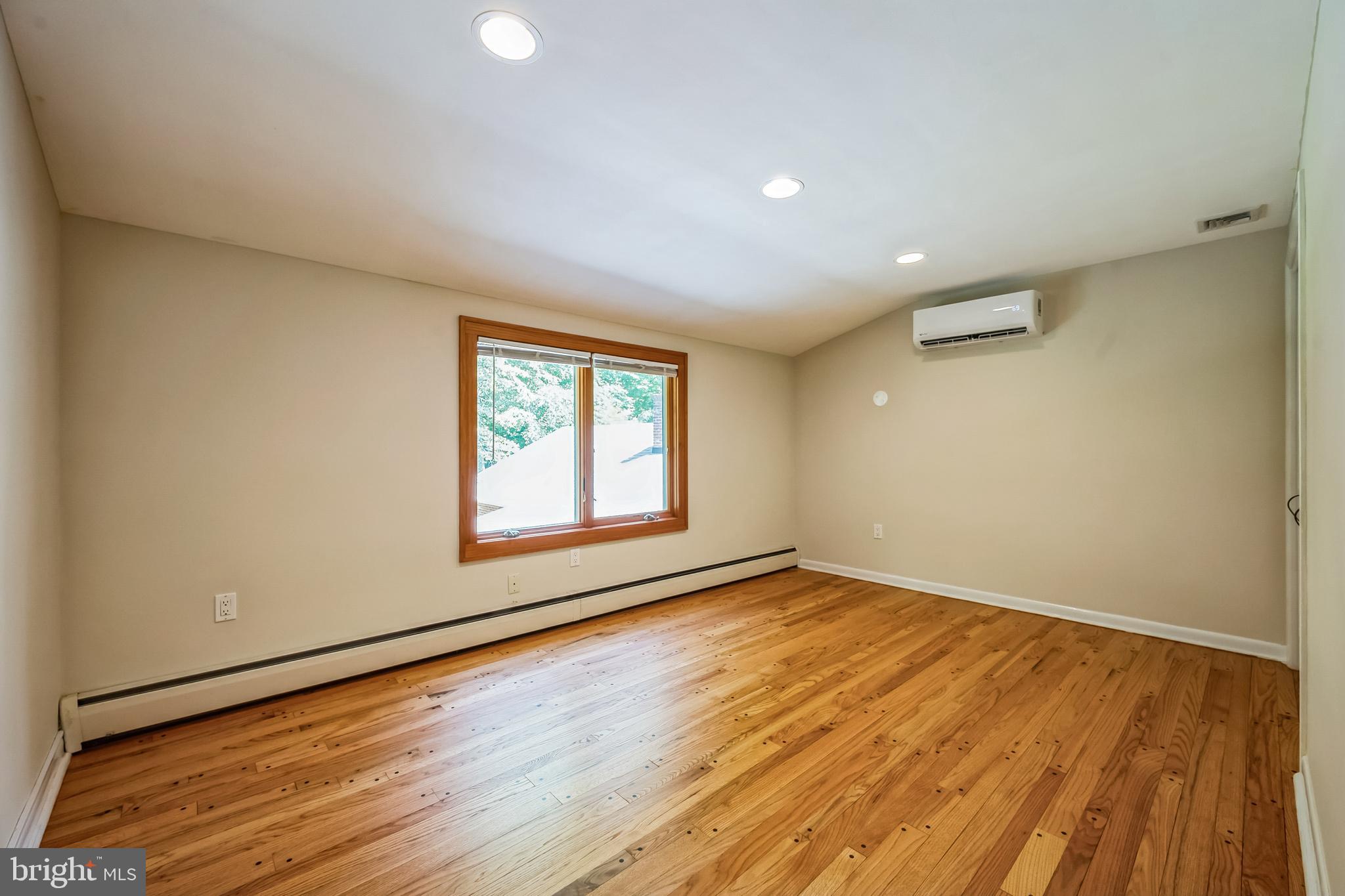 HUNTINGDON VALLEY - Residential