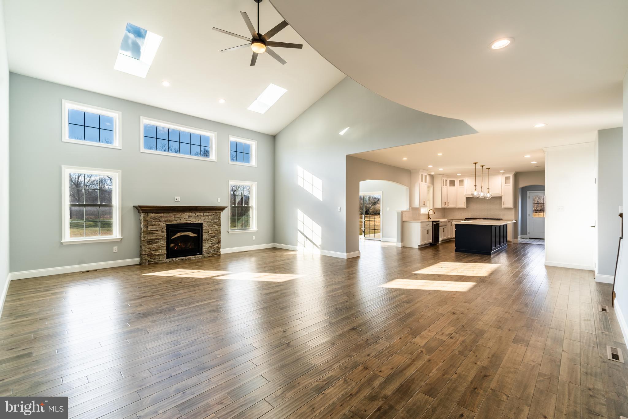 GREEN VALLEY CROSS - Residential