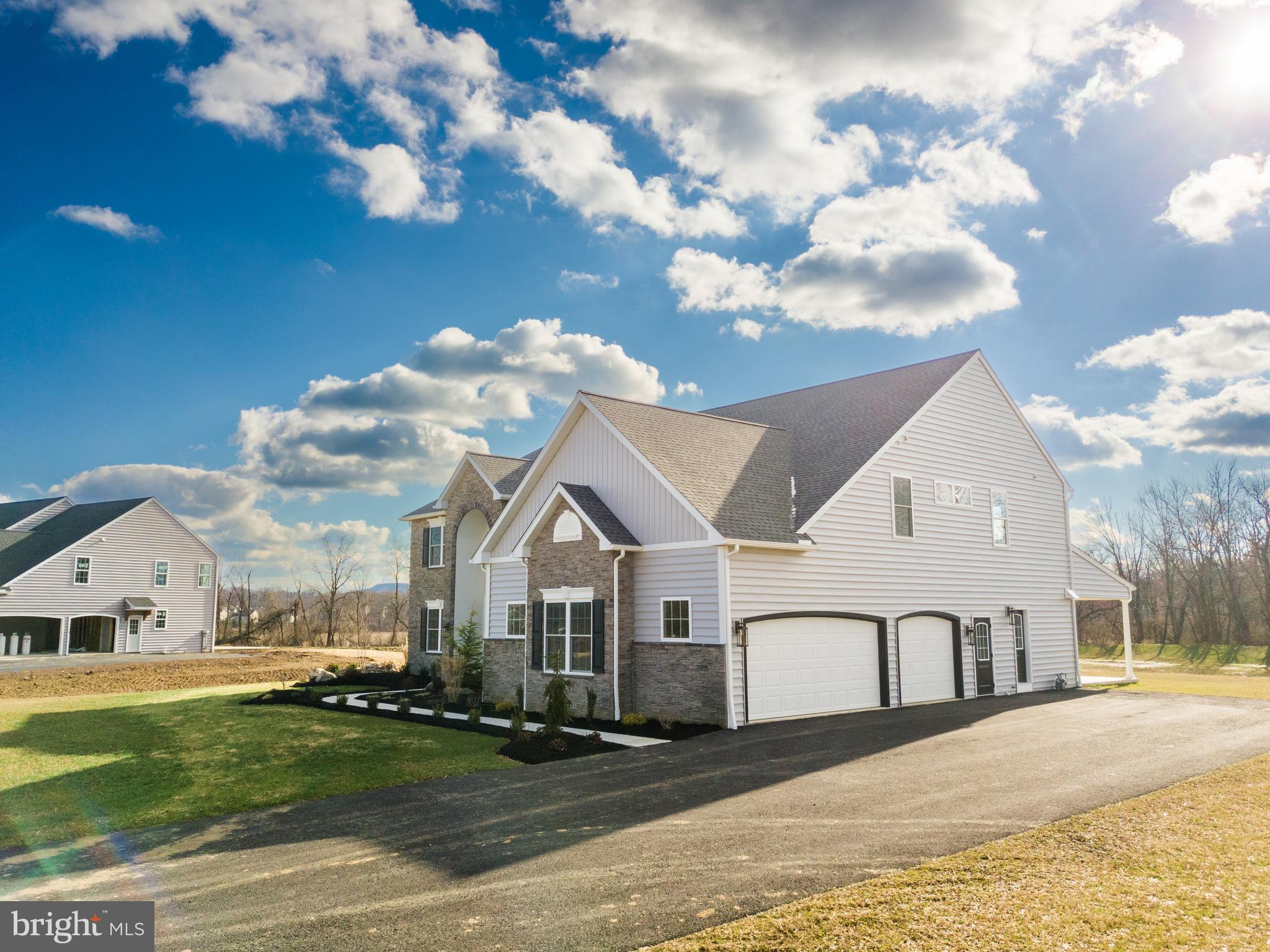 GREEN VALLEY CROSS - Residential