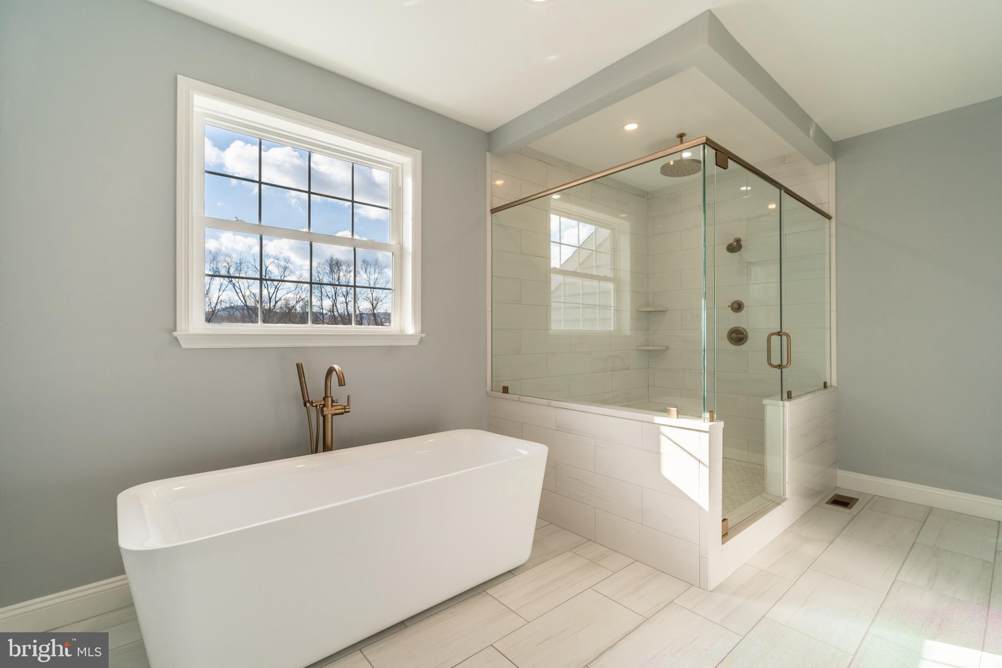 GREEN VALLEY CROSS - Residential