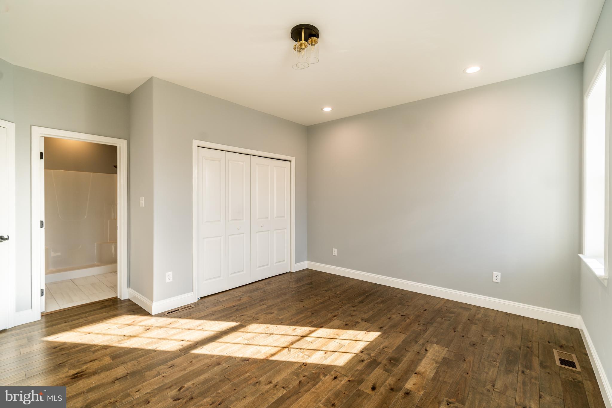 GREEN VALLEY CROSS - Residential