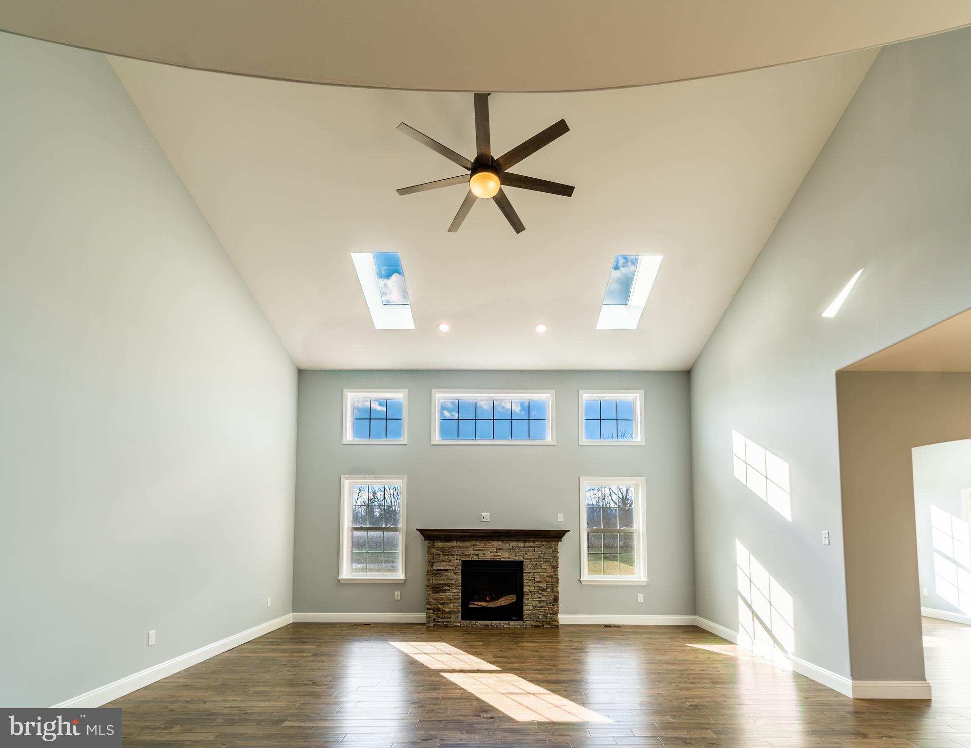 GREEN VALLEY CROSS - Residential