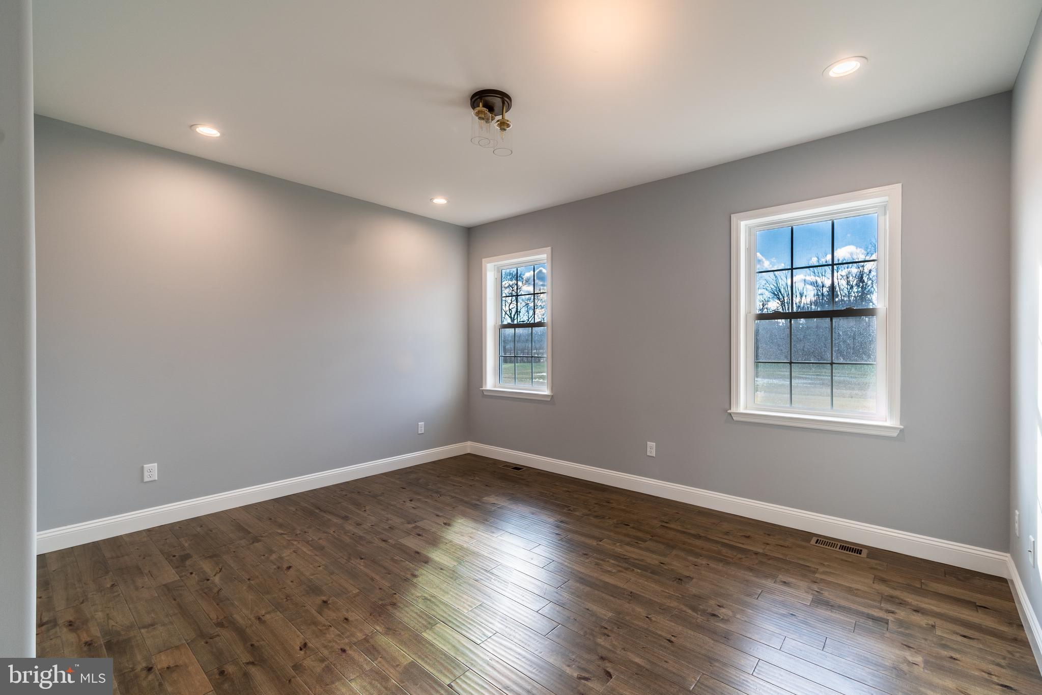 GREEN VALLEY CROSS - Residential