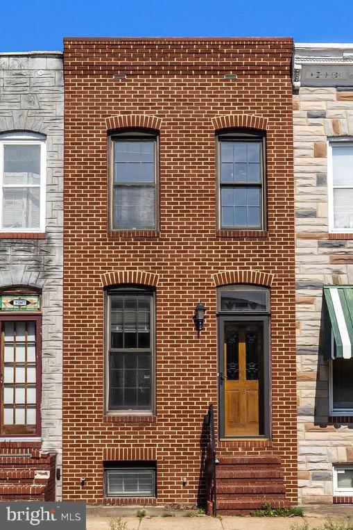 LOCUST POINT - Residential