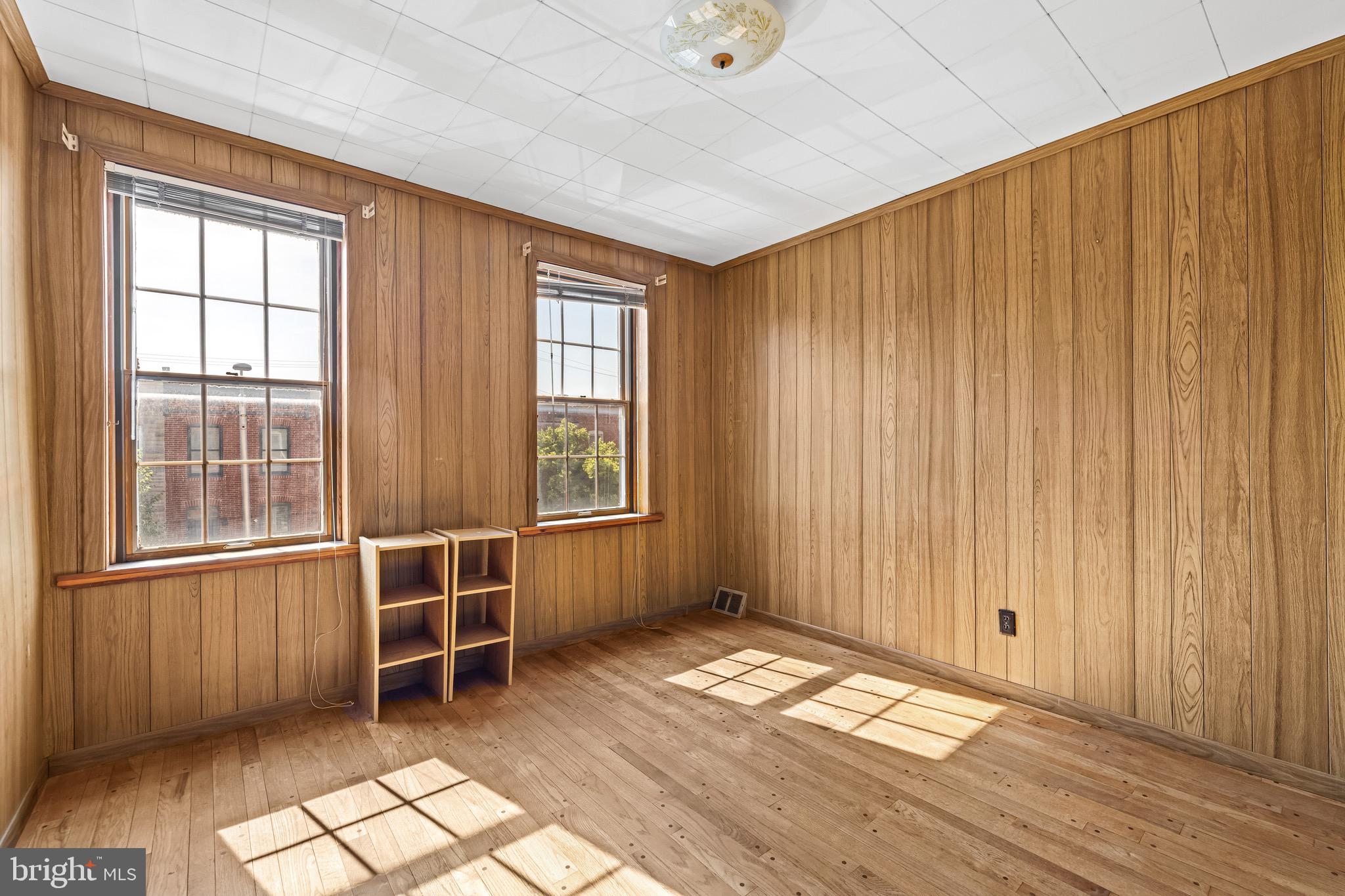 LOCUST POINT - Residential