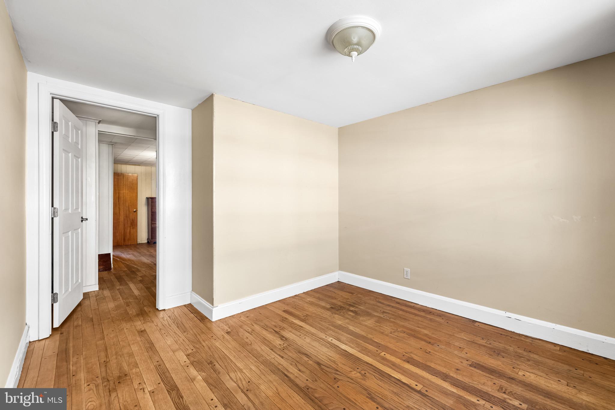 LOCUST POINT - Residential