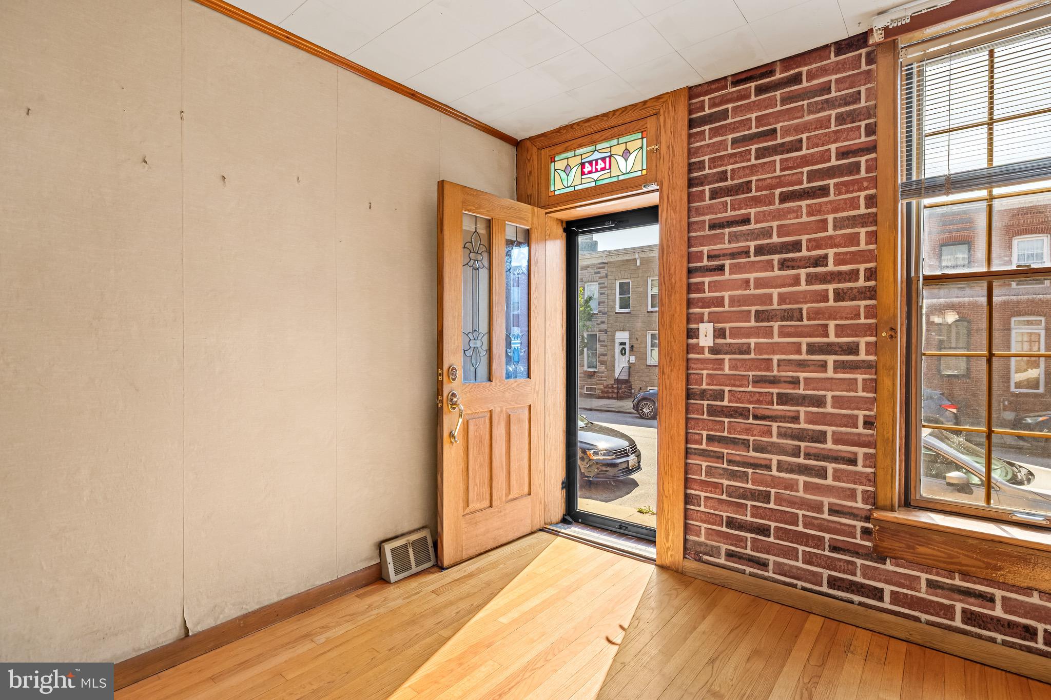 LOCUST POINT - Residential