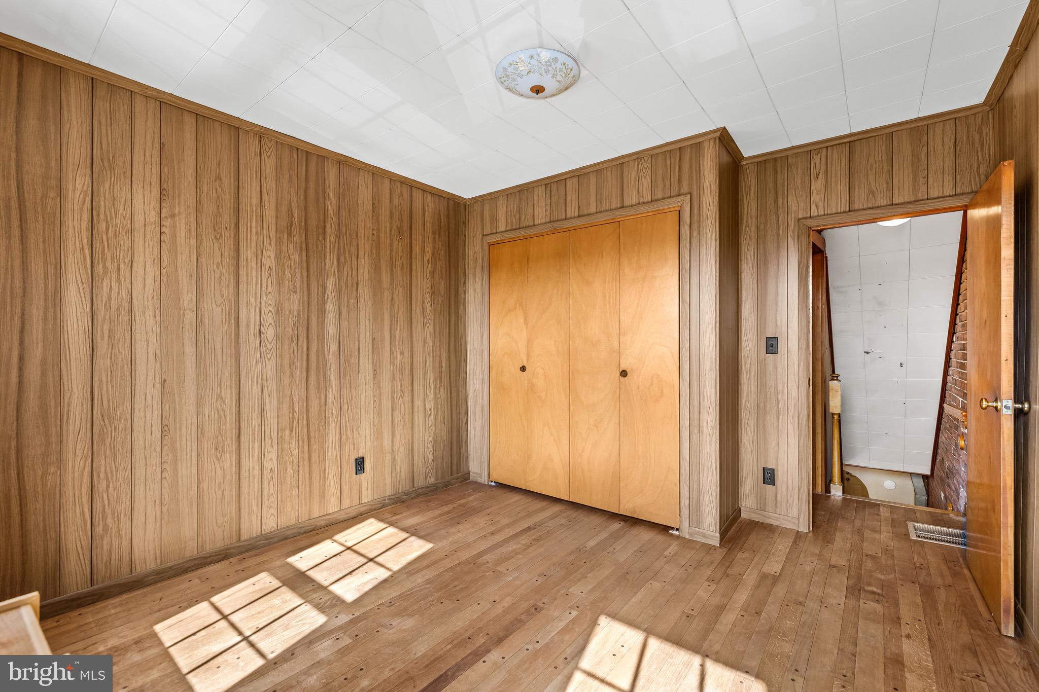 LOCUST POINT - Residential