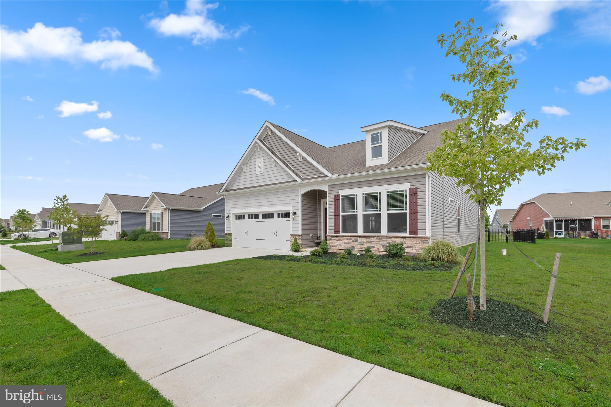 24251 W CYPRESS WAY