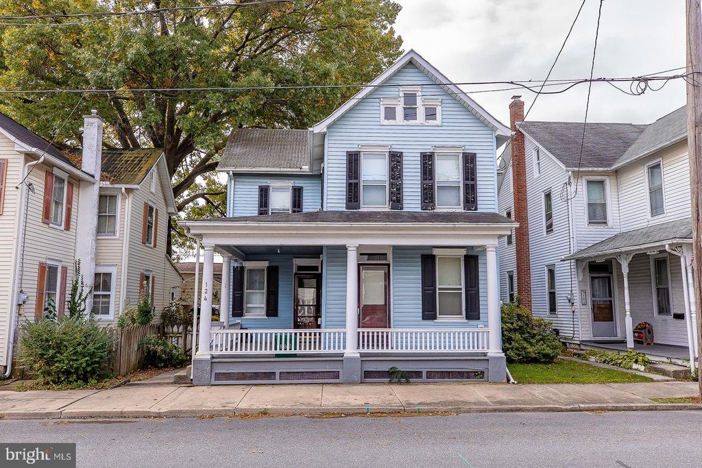 Photo of 124 E New Street, Lititz, PA 17543 (MLS # PALA2042418)