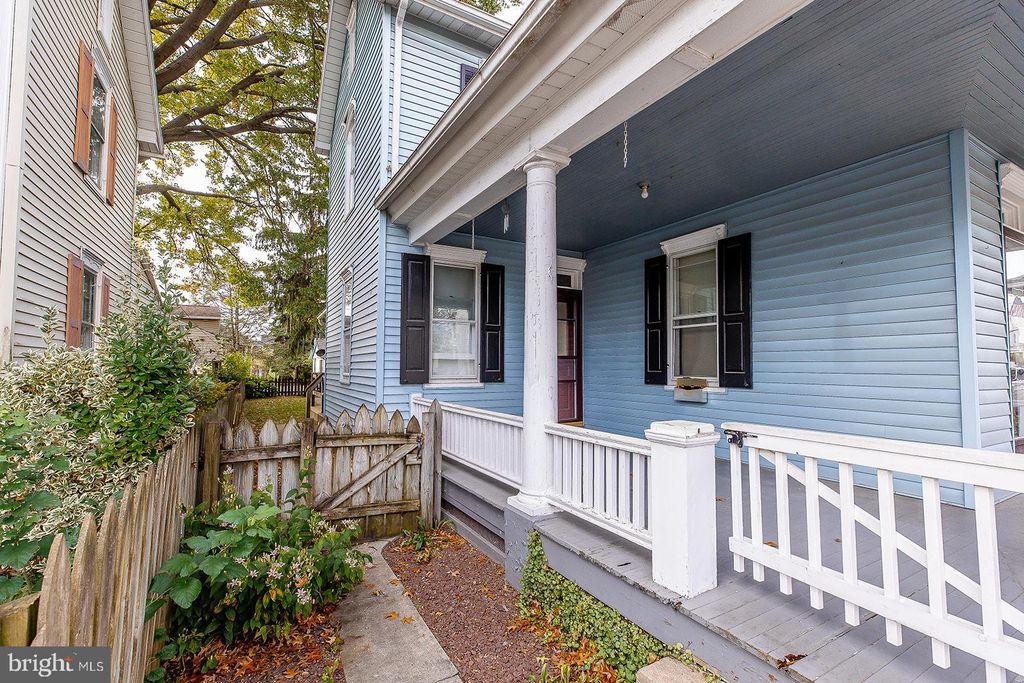 Photo of 124 E New Street, Lititz, PA 17543 (MLS # PALA2042418)