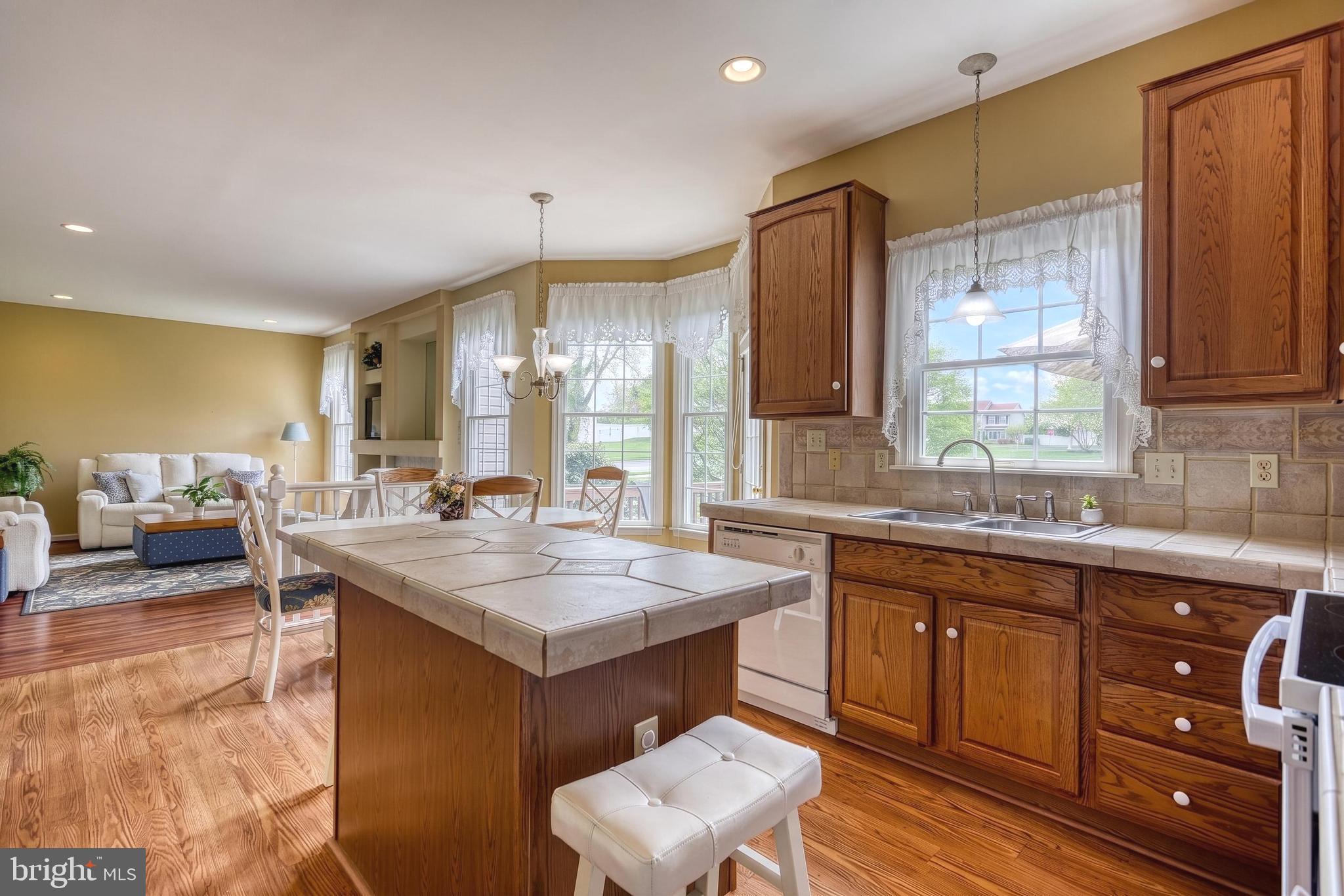 WALNUT POINT - Residential