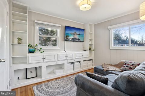 6937 HALLECK STREET DISTRICT HEIGHTS MD 20747