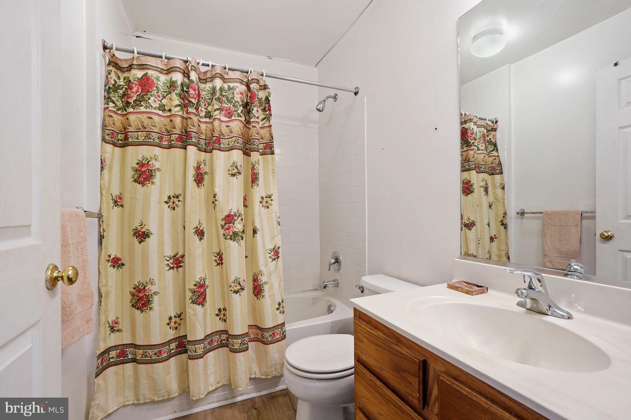 TOWNES AT CHESTNUT OAKS - Residential