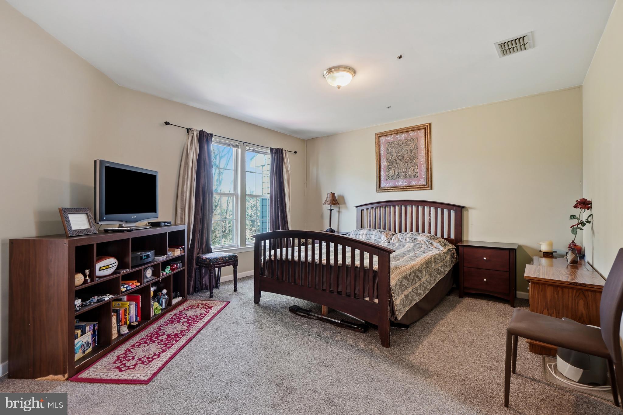 TOWNES AT CHESTNUT OAKS - Residential