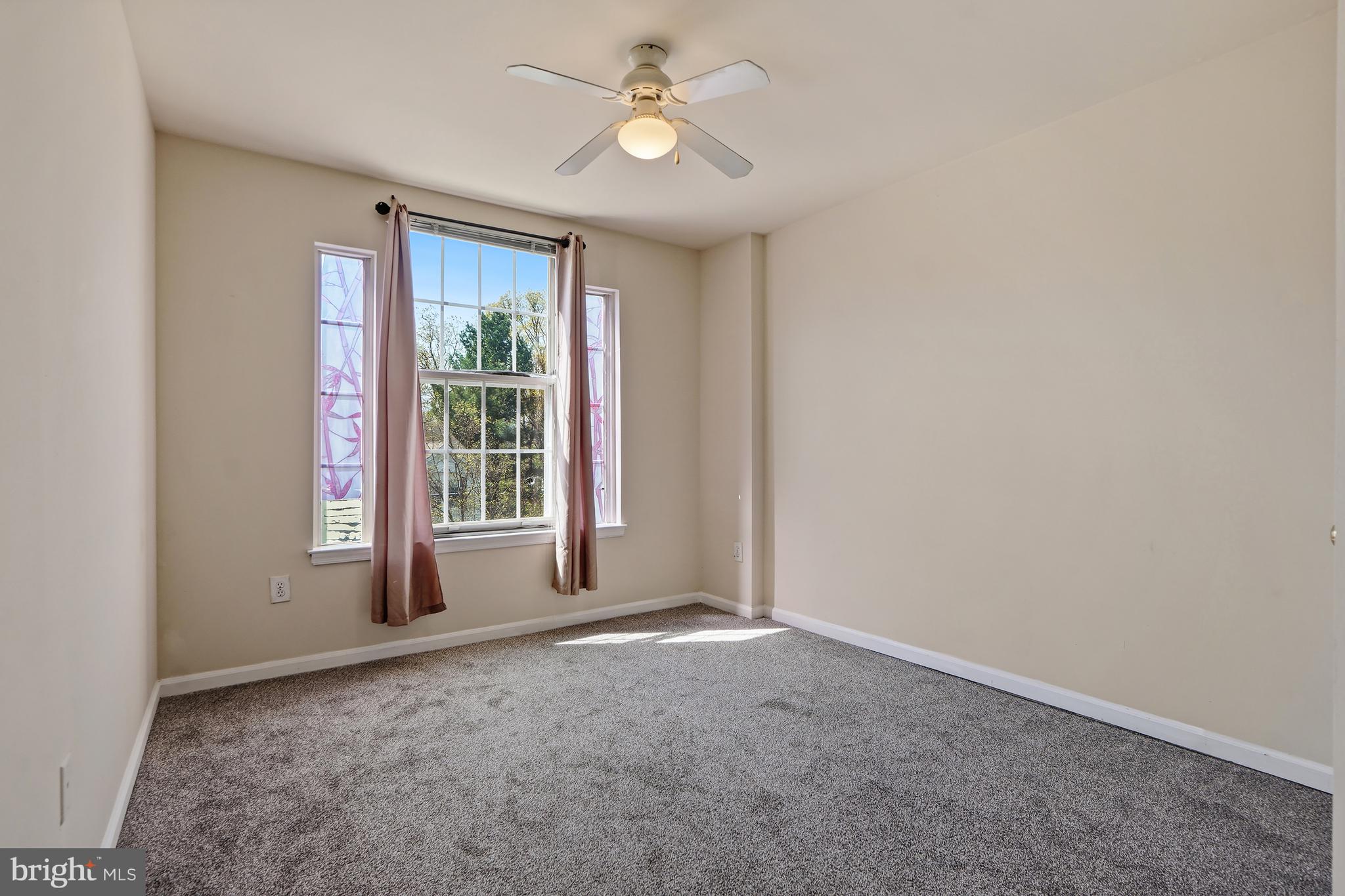 TOWNES AT CHESTNUT OAKS - Residential