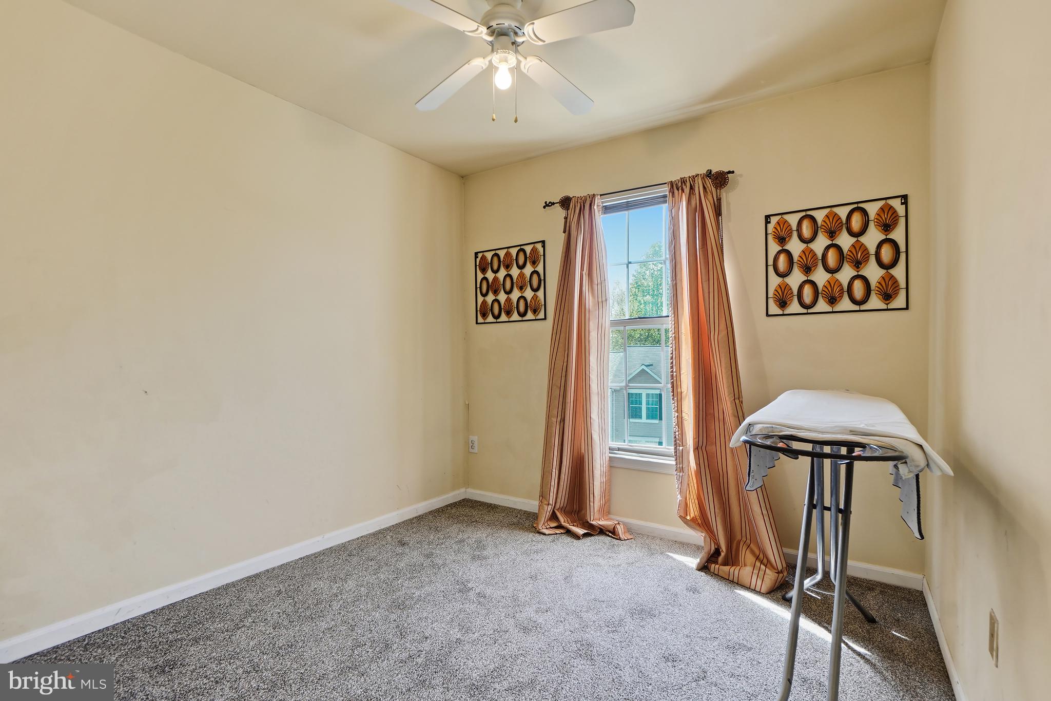 TOWNES AT CHESTNUT OAKS - Residential