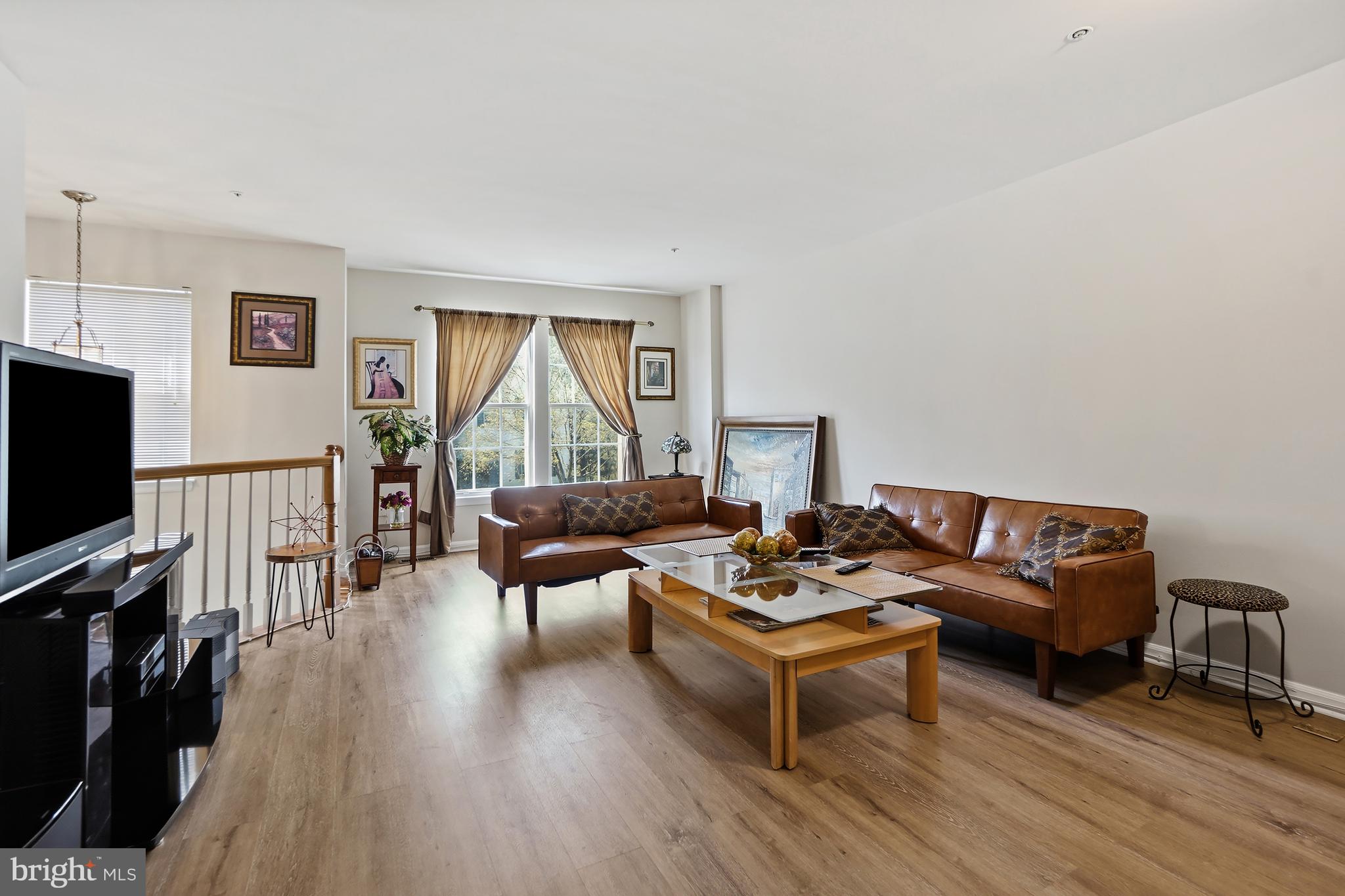 TOWNES AT CHESTNUT OAKS - Residential