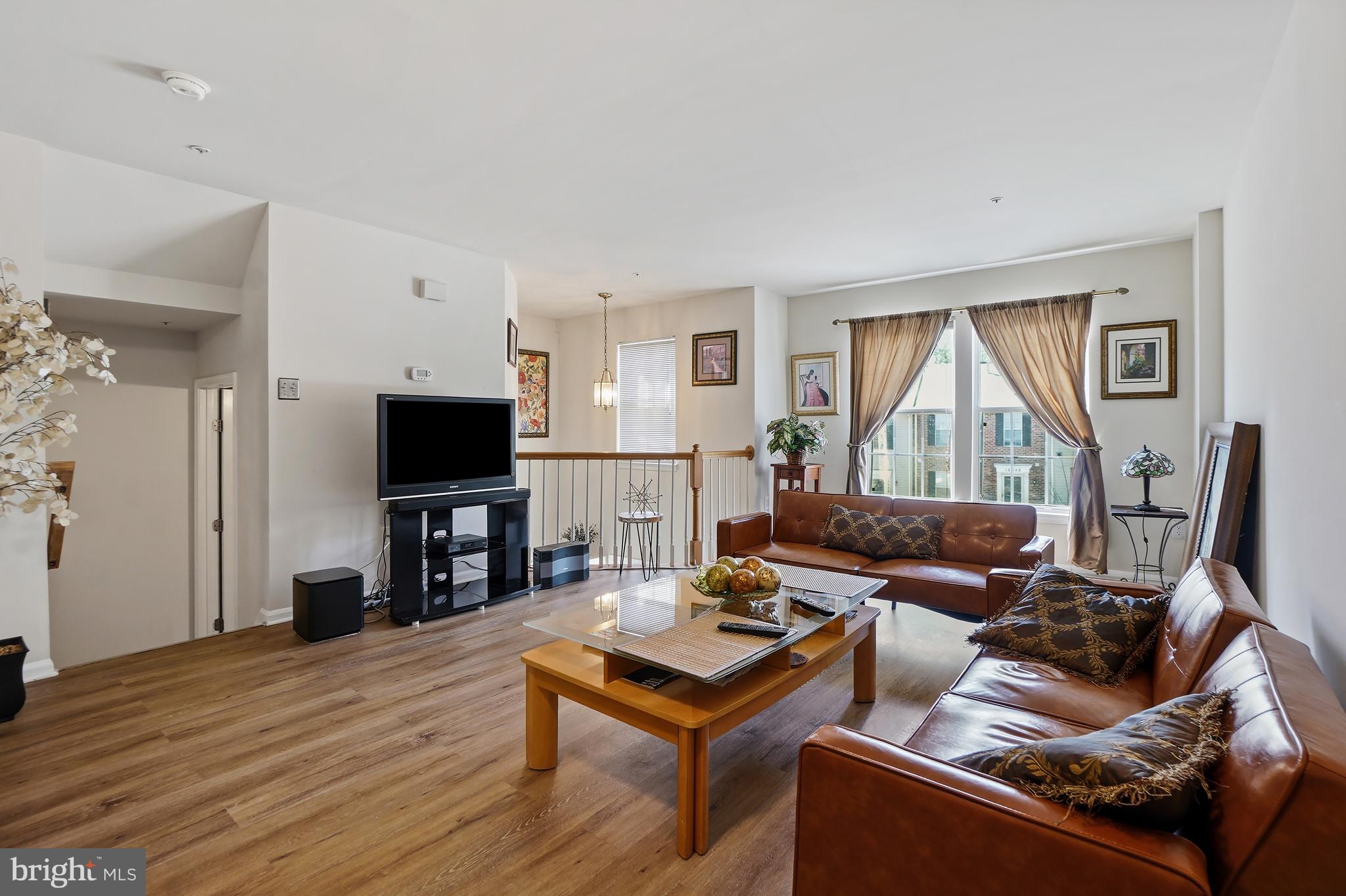 TOWNES AT CHESTNUT OAKS - Residential