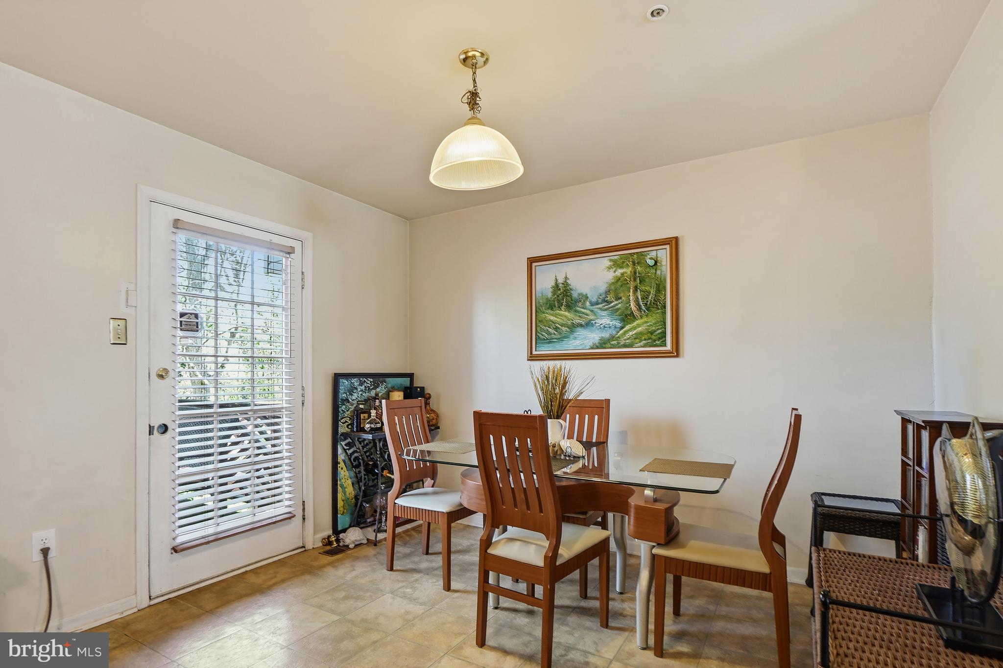 TOWNES AT CHESTNUT OAKS - Residential